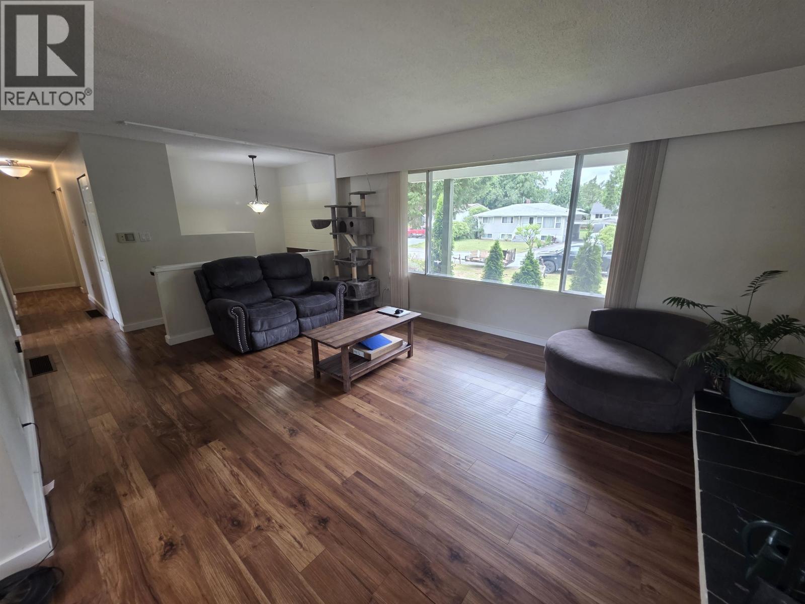 4831 OLSON Avenue, Terrace