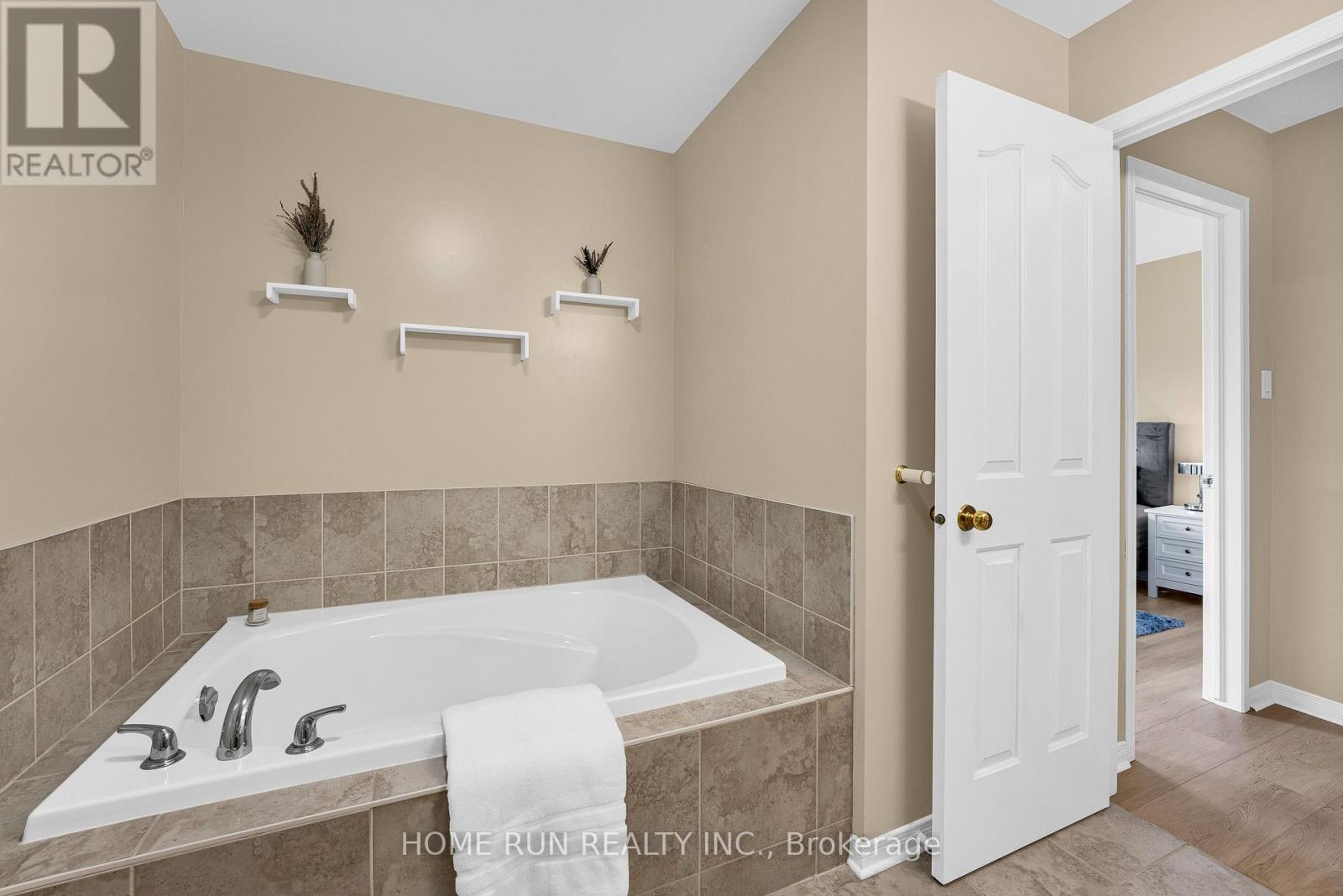 1103 MARCONI AVENUE - 20