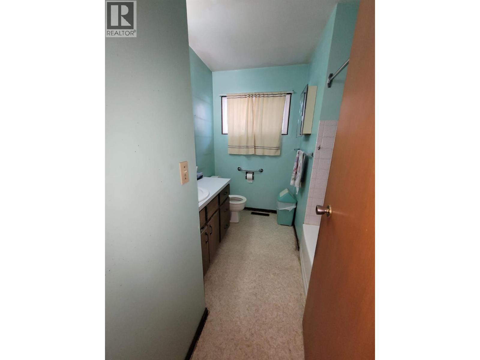 760 Cadder Avenue - 8