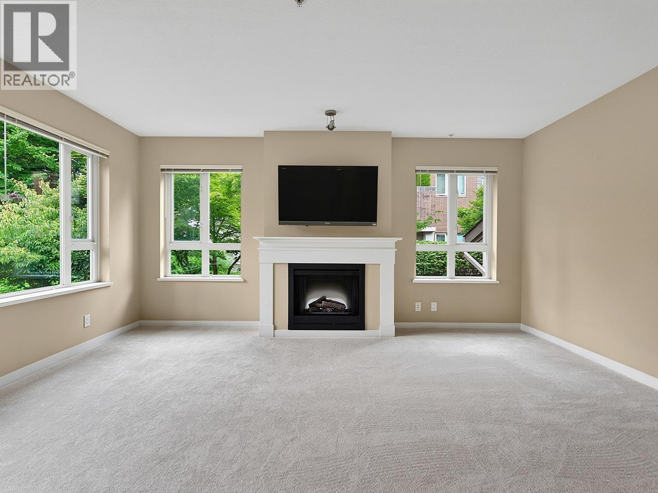 206 3105 LINCOLN AVENUE, Coquitlam