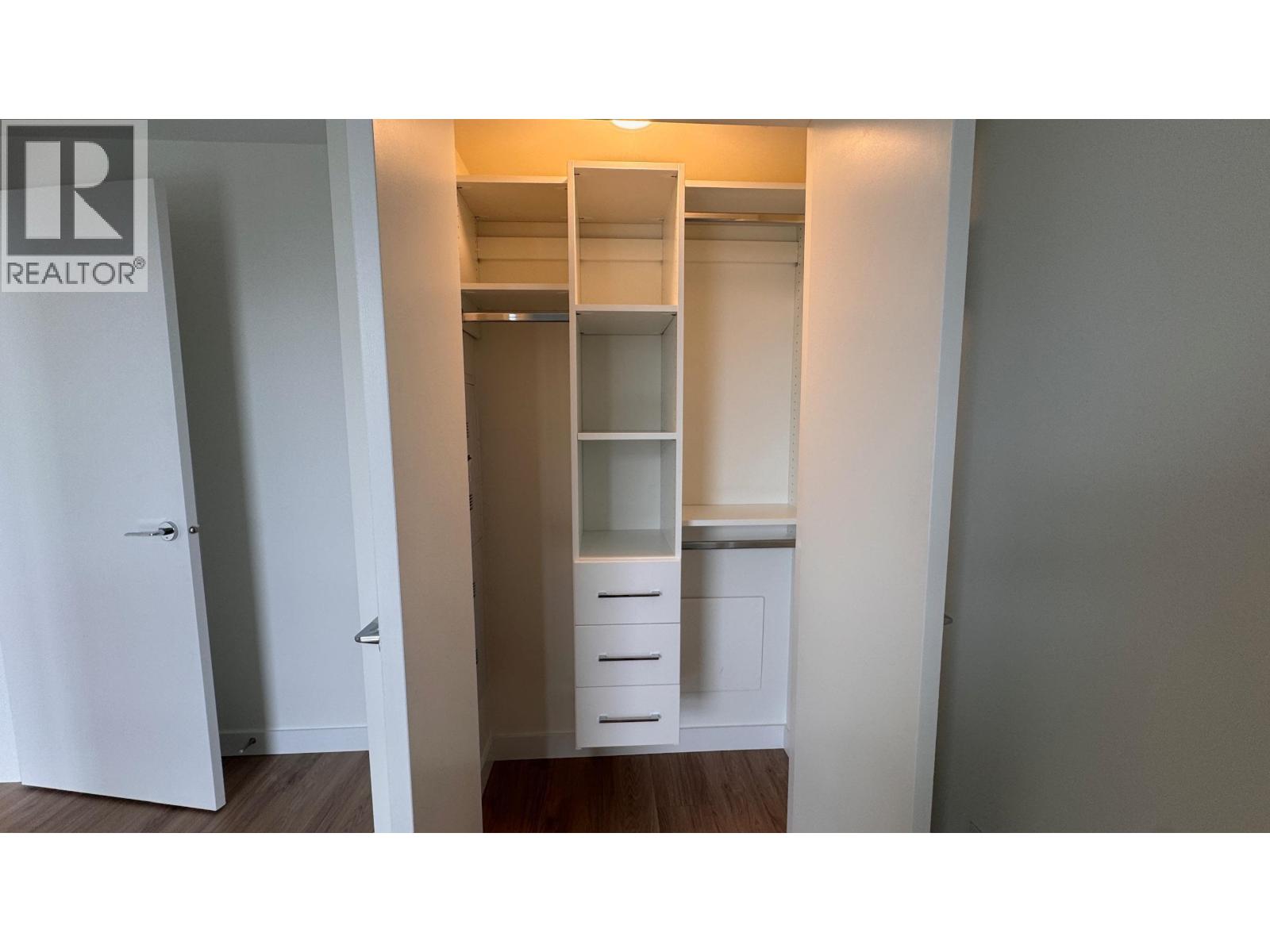 16xx 2135 SPRINGER AVENUE, Burnaby