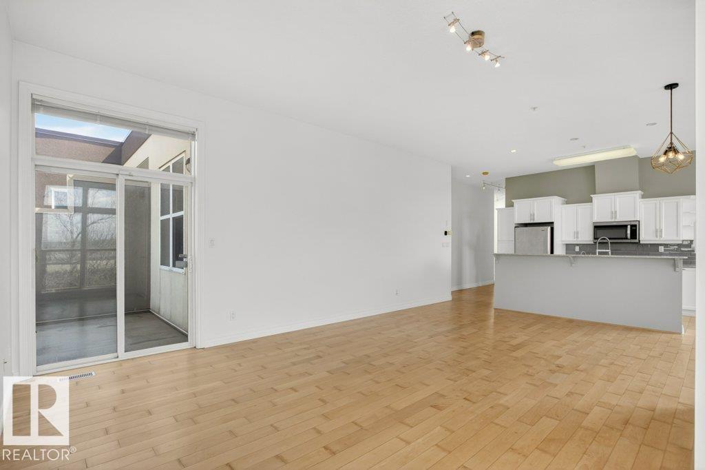 #404 10411 122 ST NW - 17