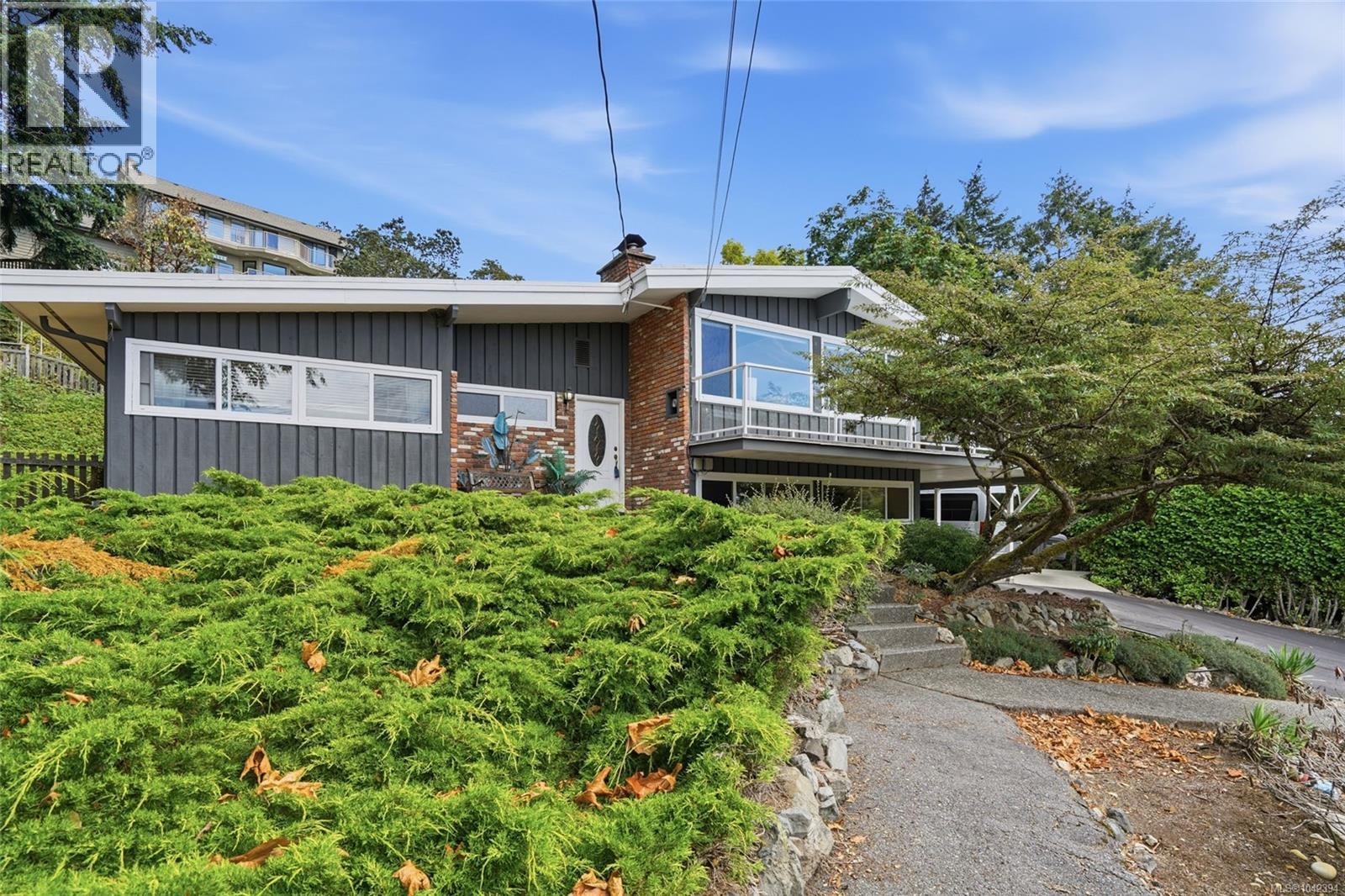 267 Nottingham Dr - 2