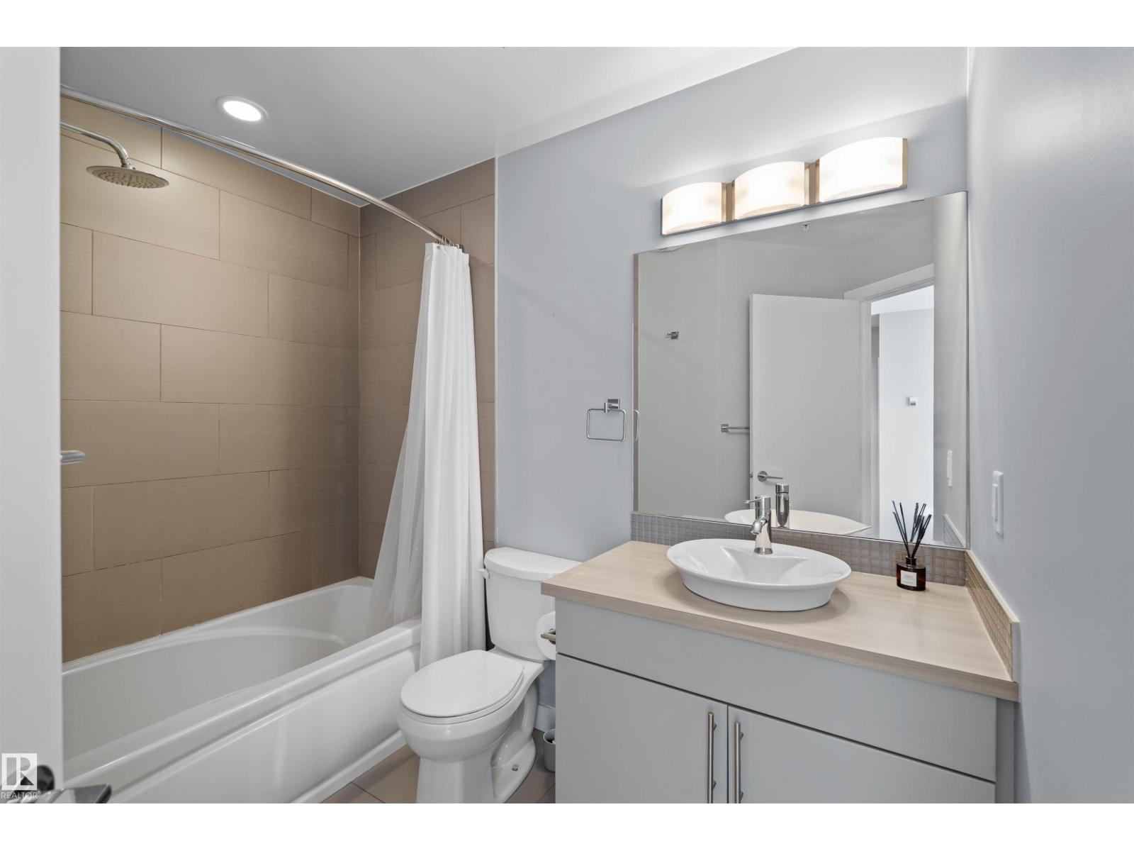 #307 10611 117 ST NW - 15