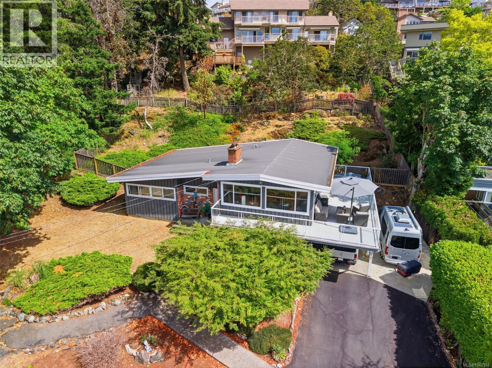 267 Nottingham Dr - 55