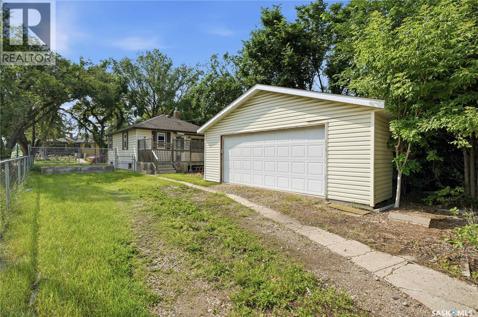 806 L AVENUE N - 36
