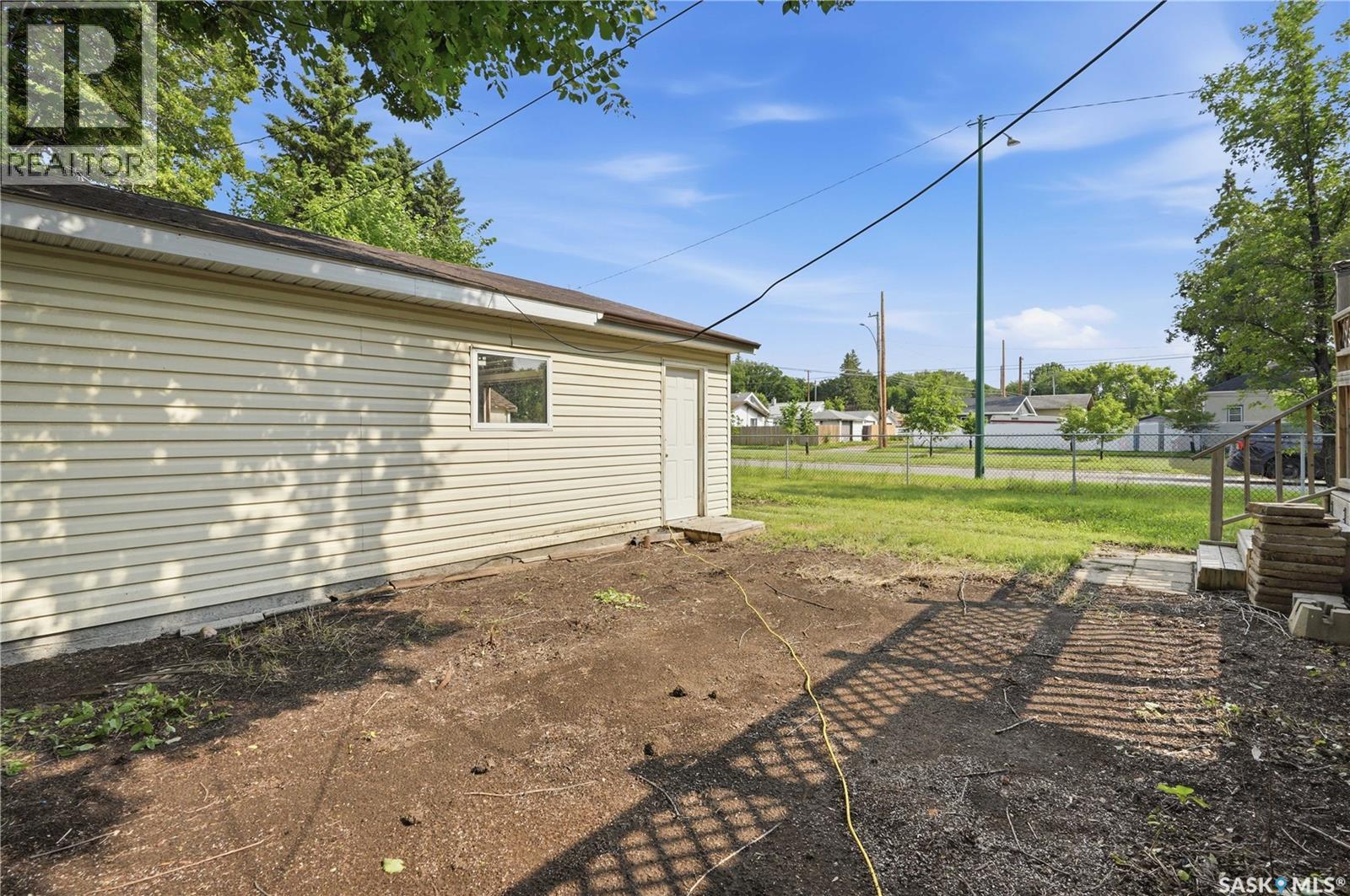 806 L AVENUE N - 35
