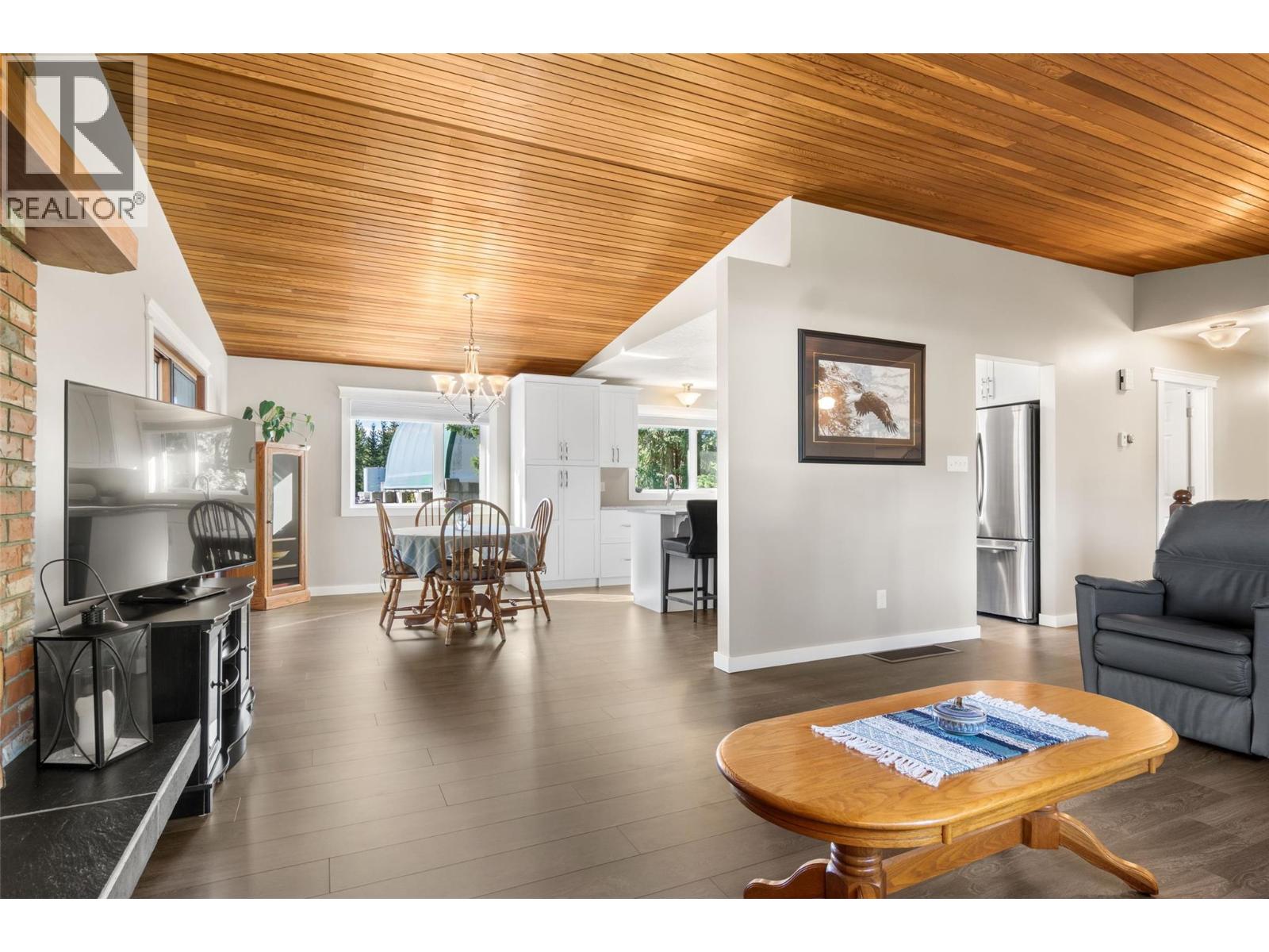 610 10th Avenue NW - 10