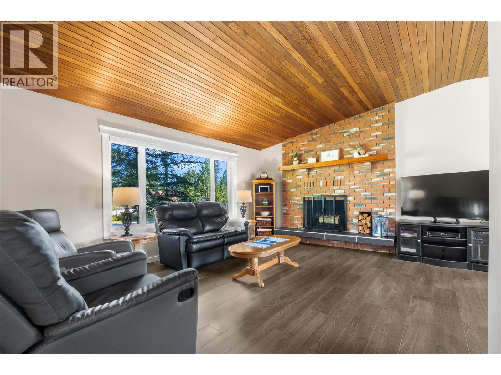 610 10th Avenue NW - 8