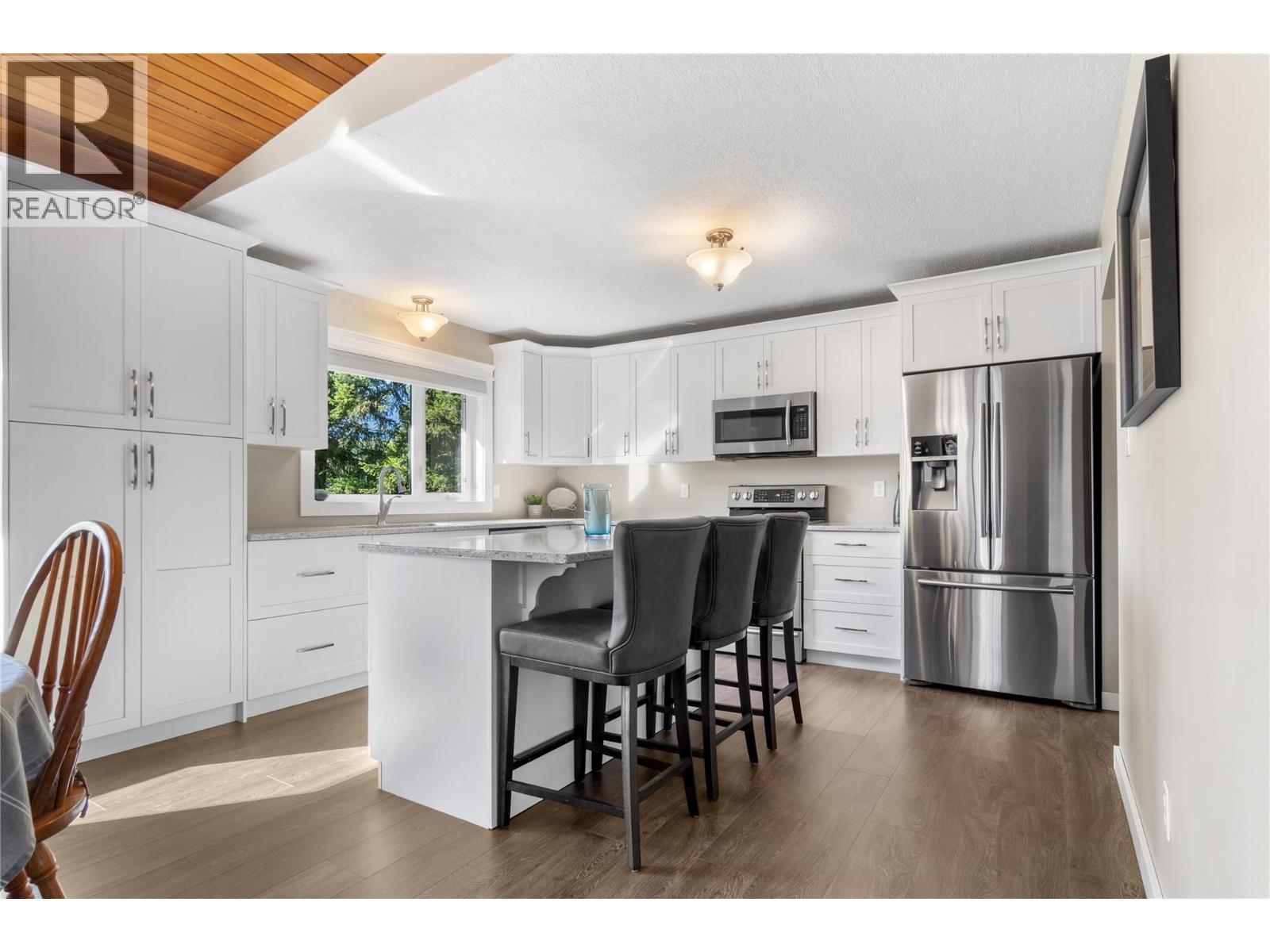 610 10th Avenue NW - 4