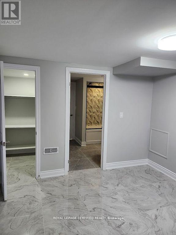 38 COLLIER ROAD N - 16