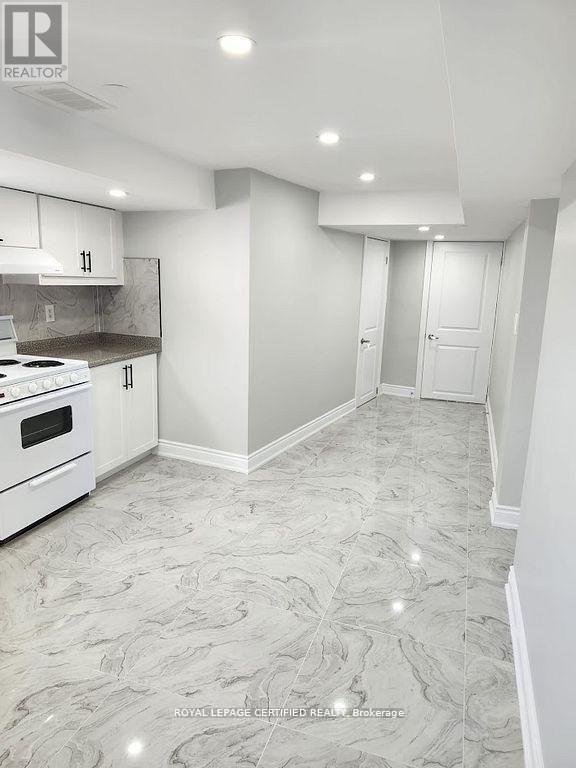38 COLLIER ROAD N - 23