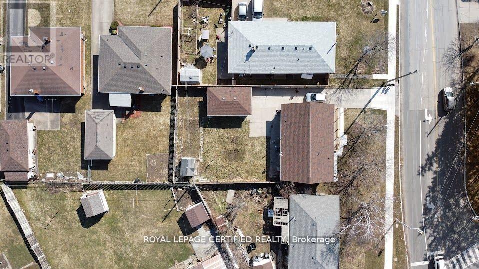 38 COLLIER ROAD N - 26