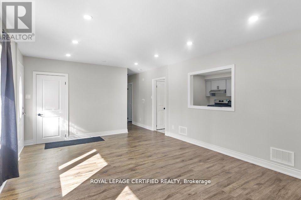38 COLLIER ROAD N - 7