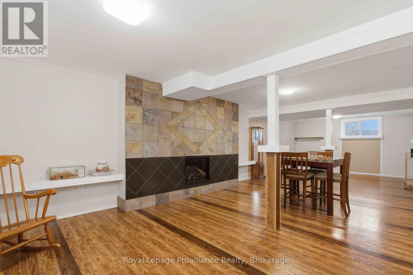 48 WARD DRIVE - 23