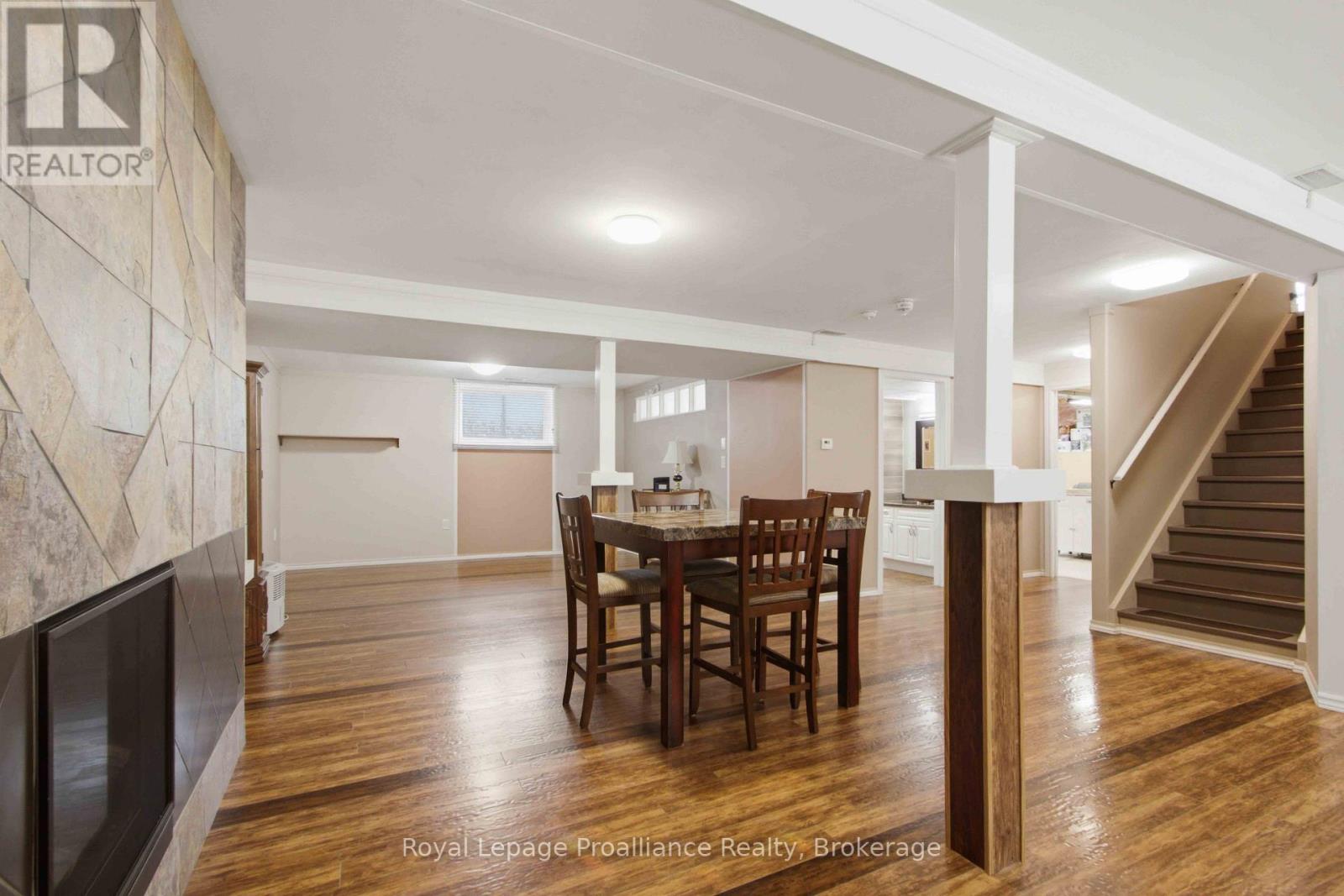 48 WARD DRIVE - 24