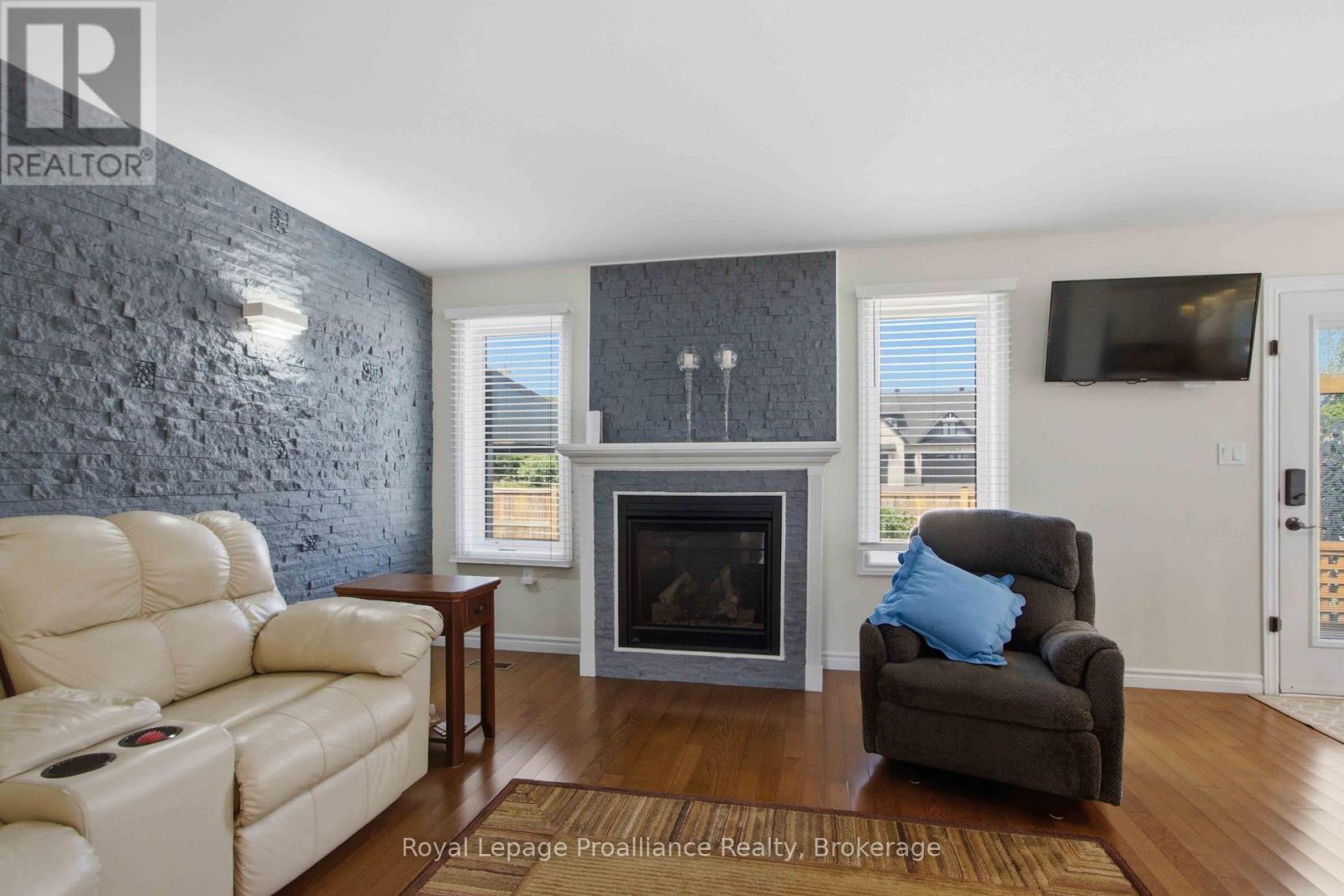 48 WARD DRIVE - 10