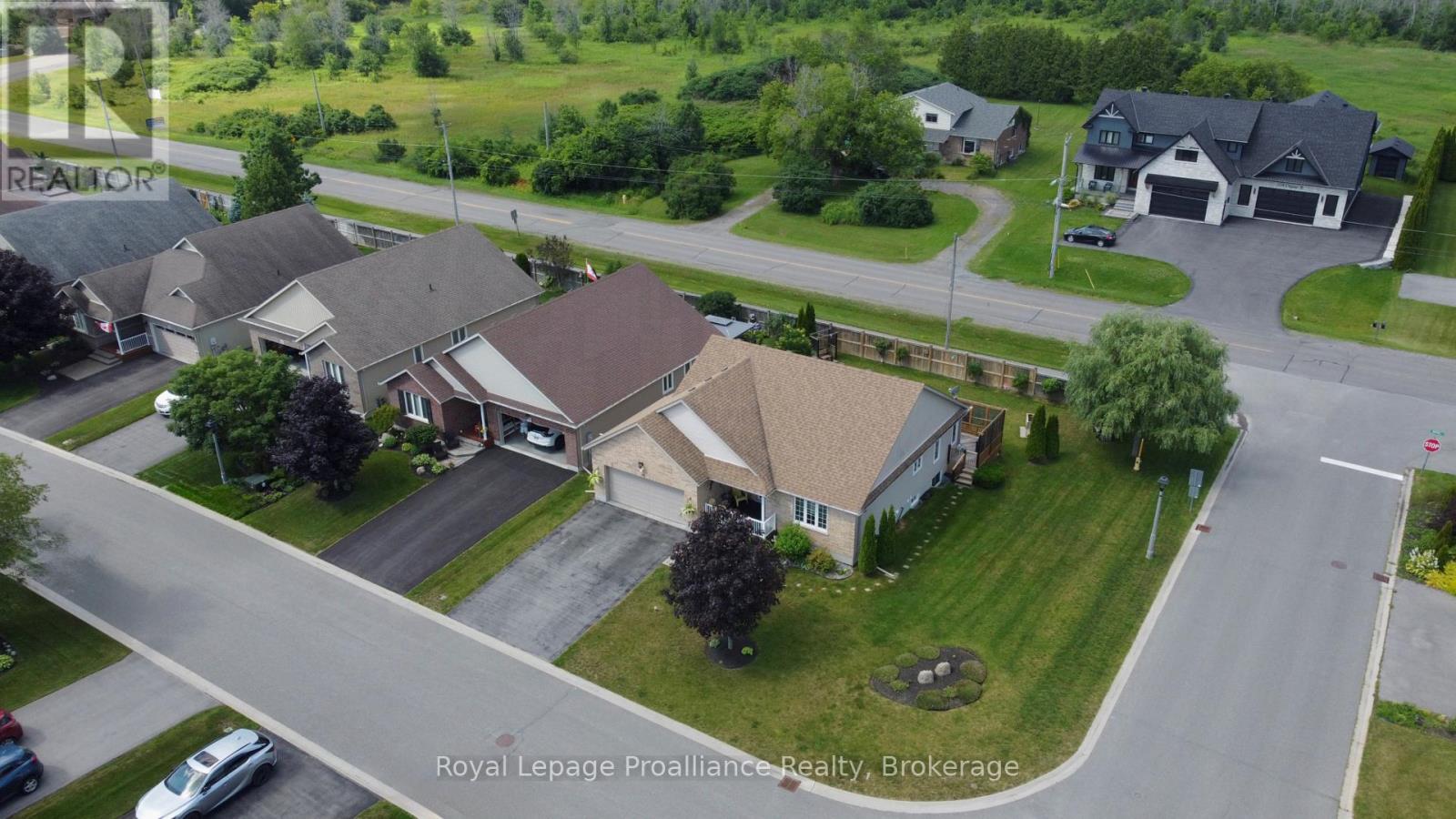 48 WARD DRIVE - 32