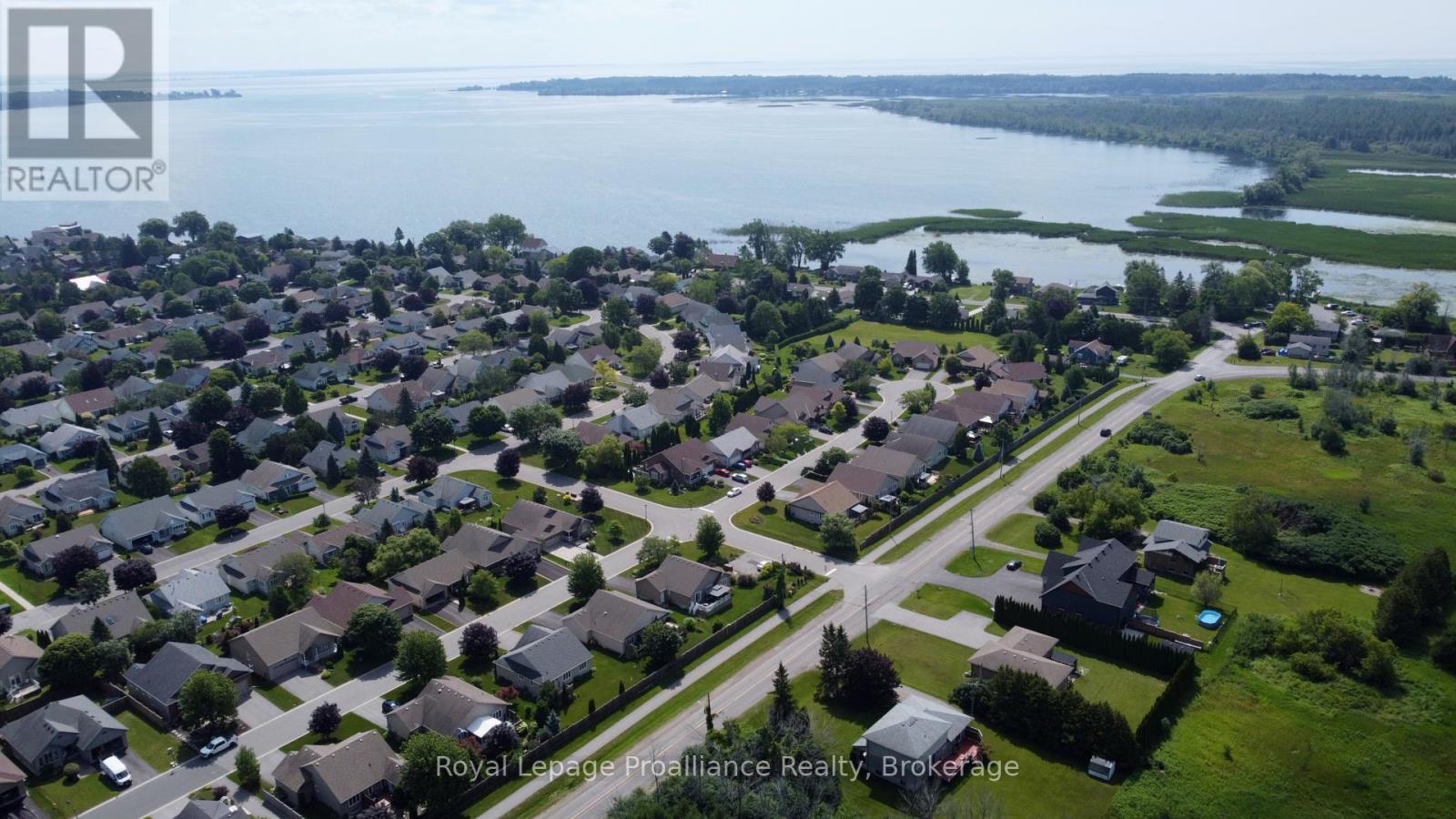 48 WARD DRIVE - Image 36