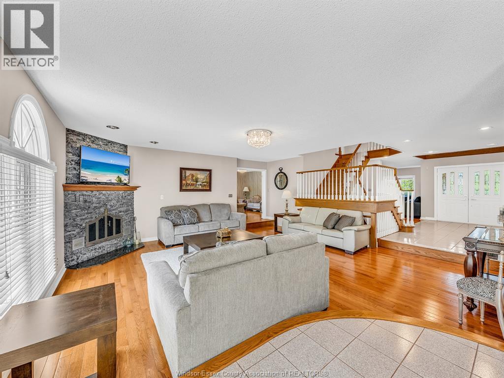 299 RUSSEL WOODS DRIVE - 17
