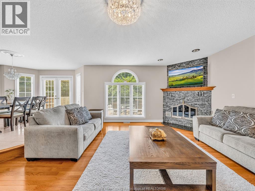 299 RUSSEL WOODS DRIVE - 19