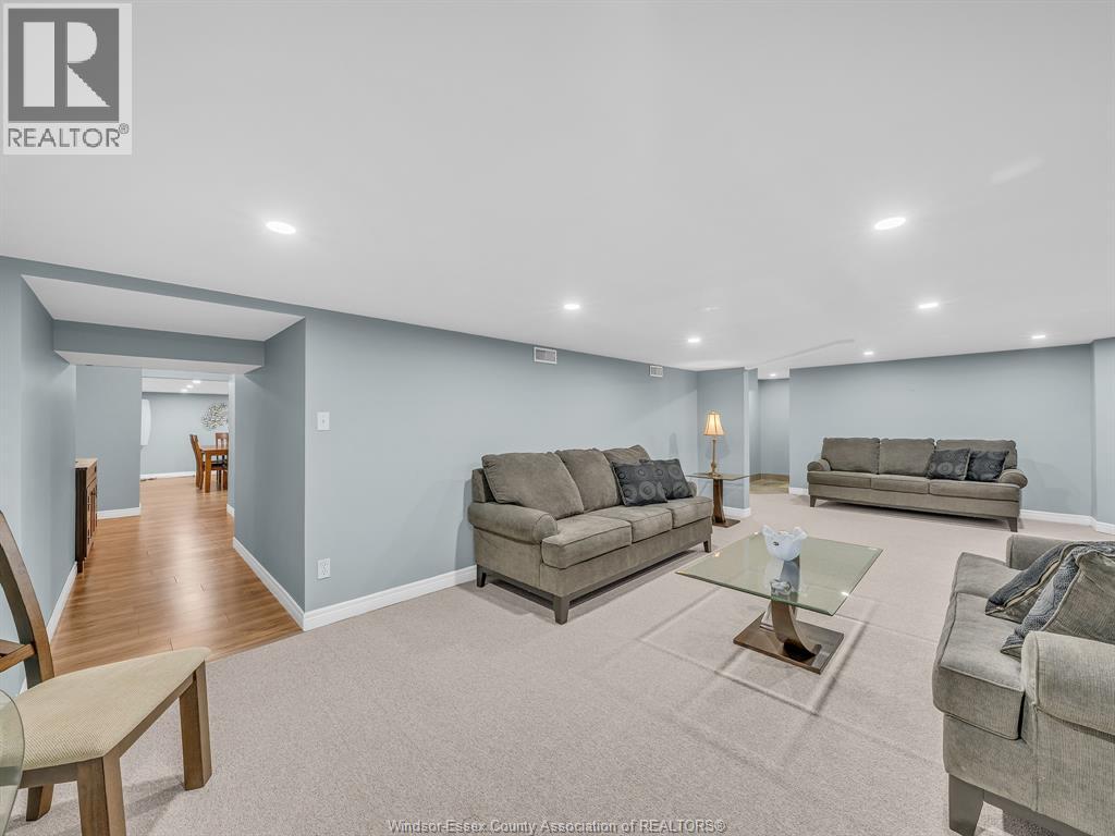 299 RUSSEL WOODS DRIVE - 40