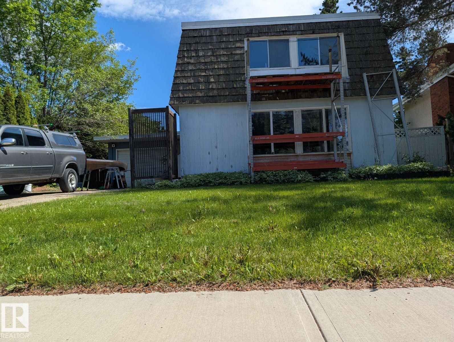 4632 113A ST NW - 3