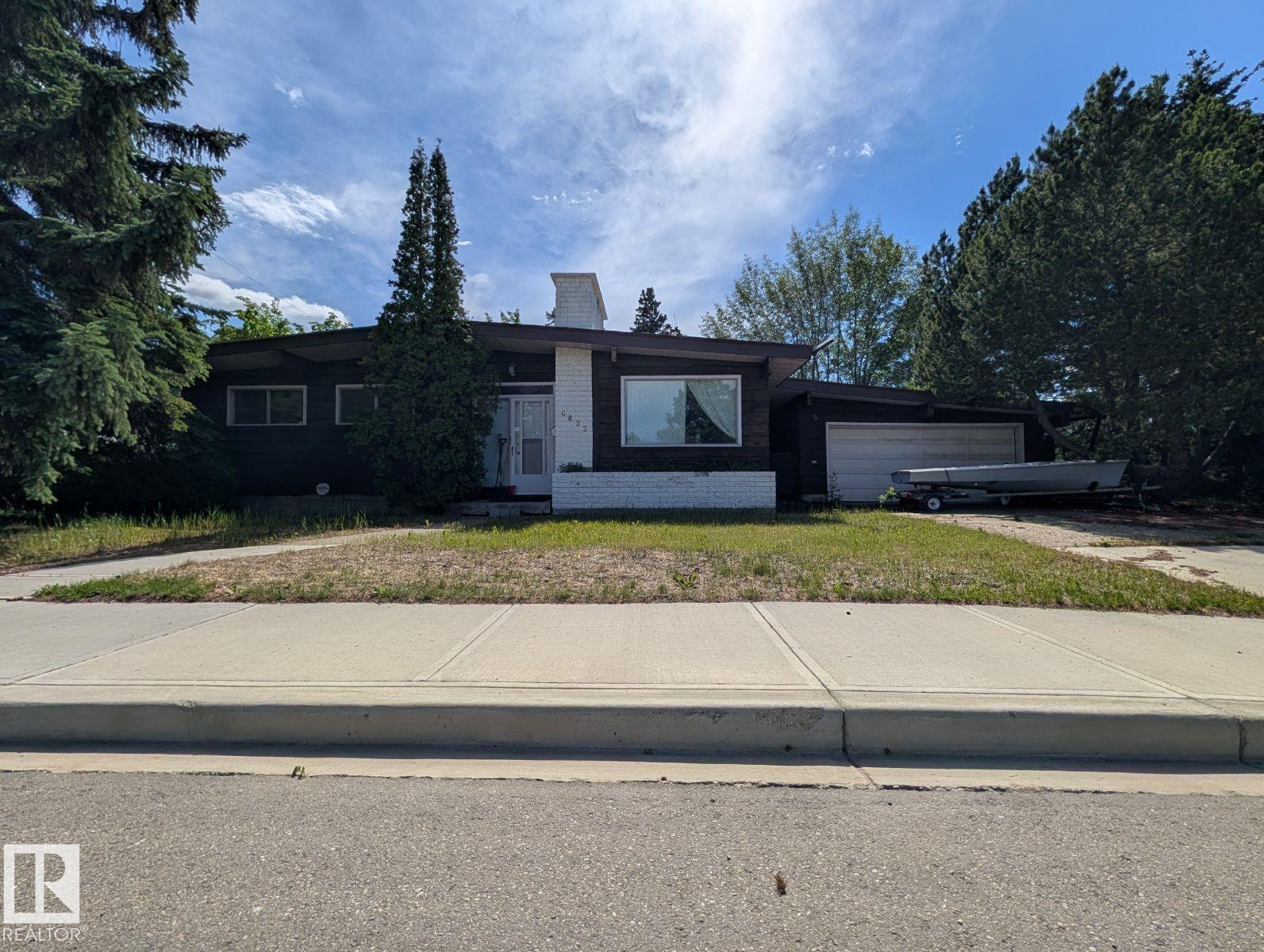 4632 113A ST NW - 2