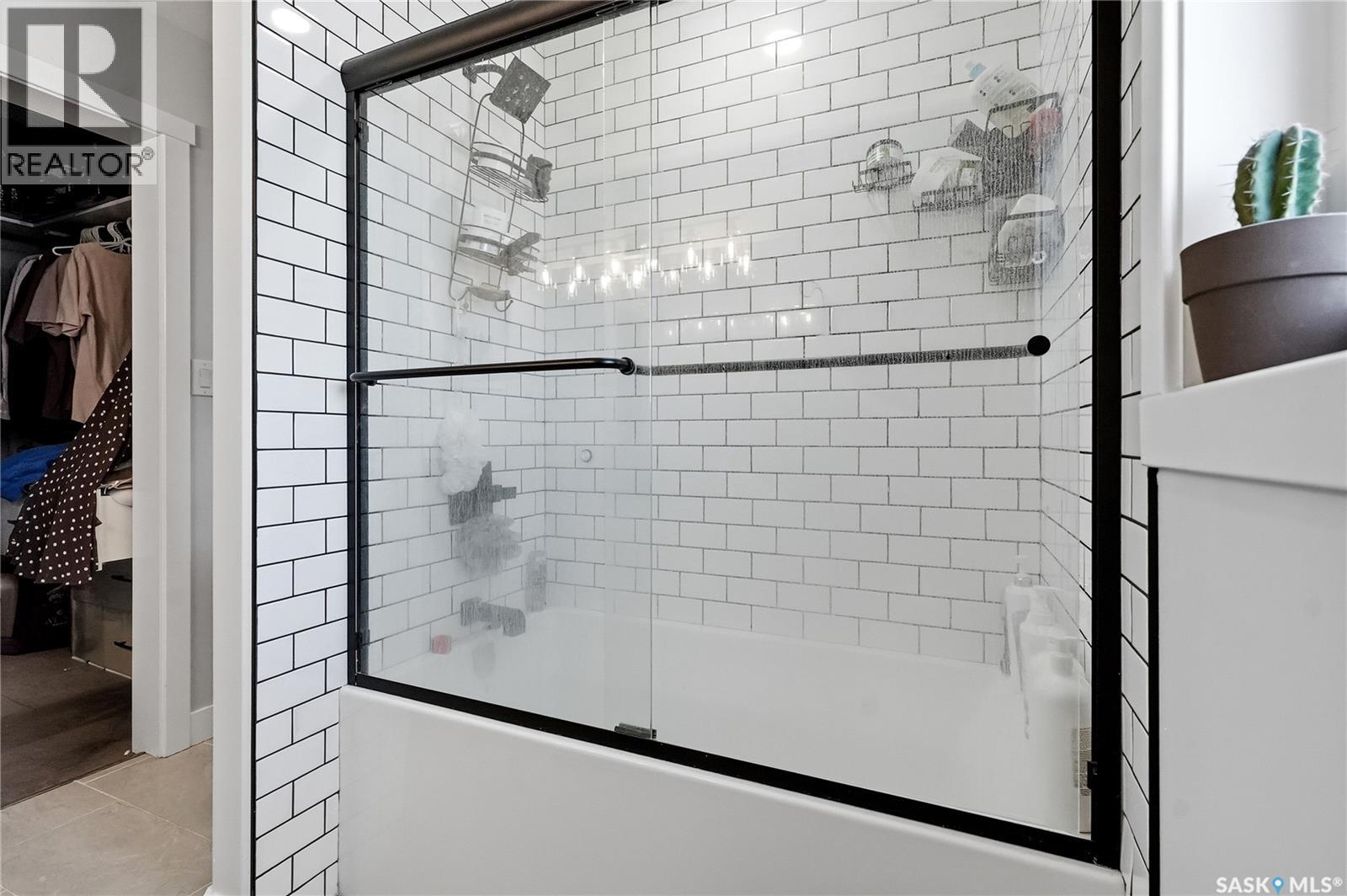 172 Thakur STREET - 23