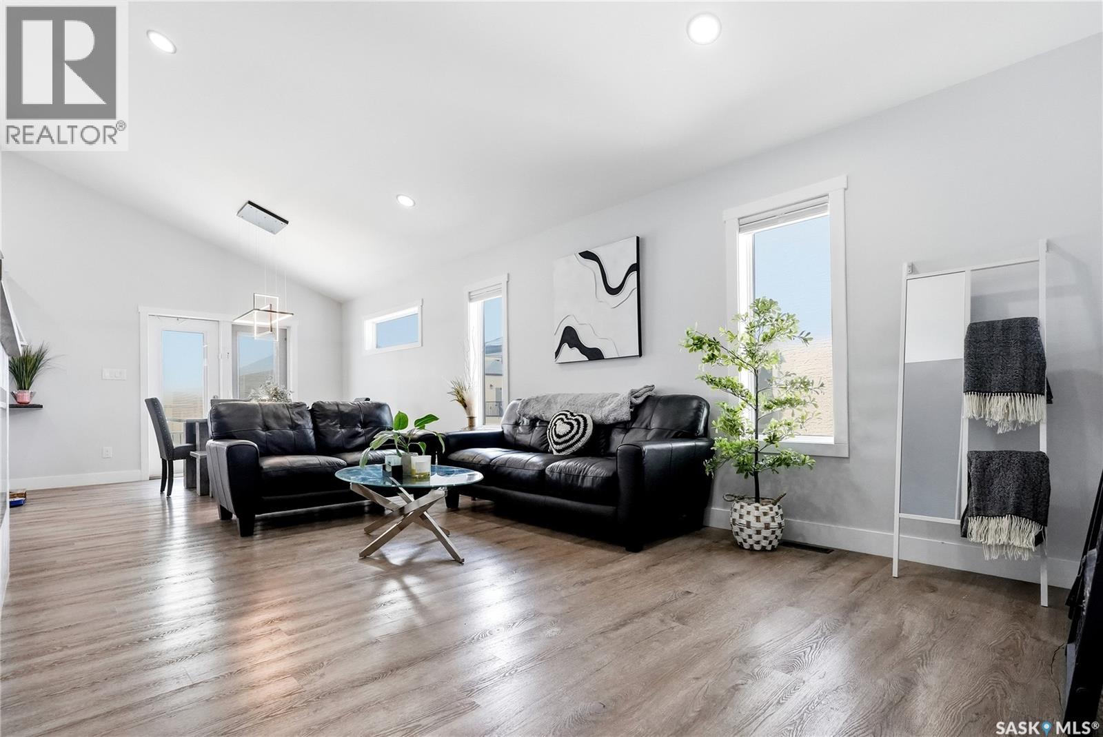 172 Thakur STREET - 6
