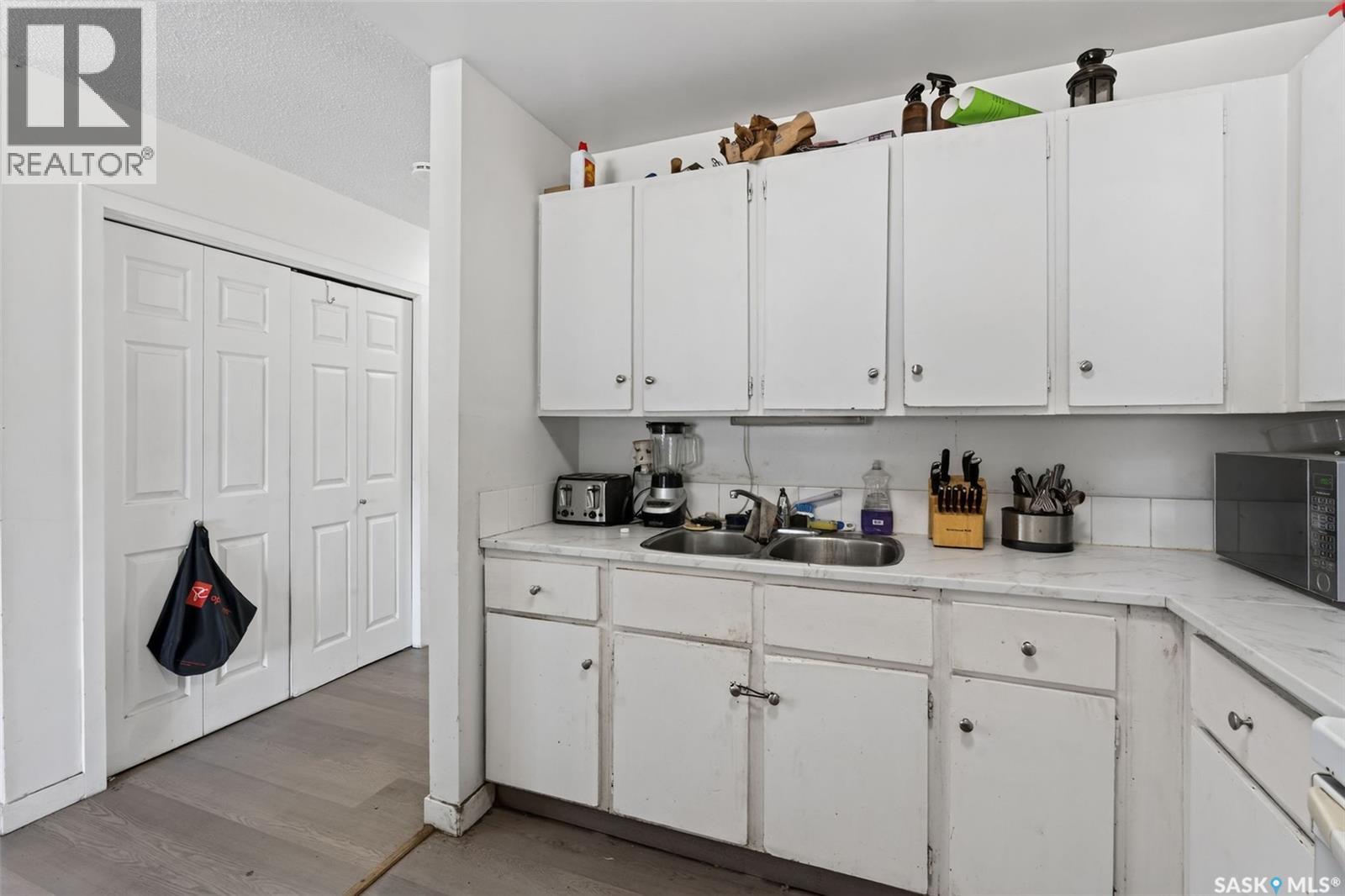 #A/B 811 Steeves AVENUE - 12