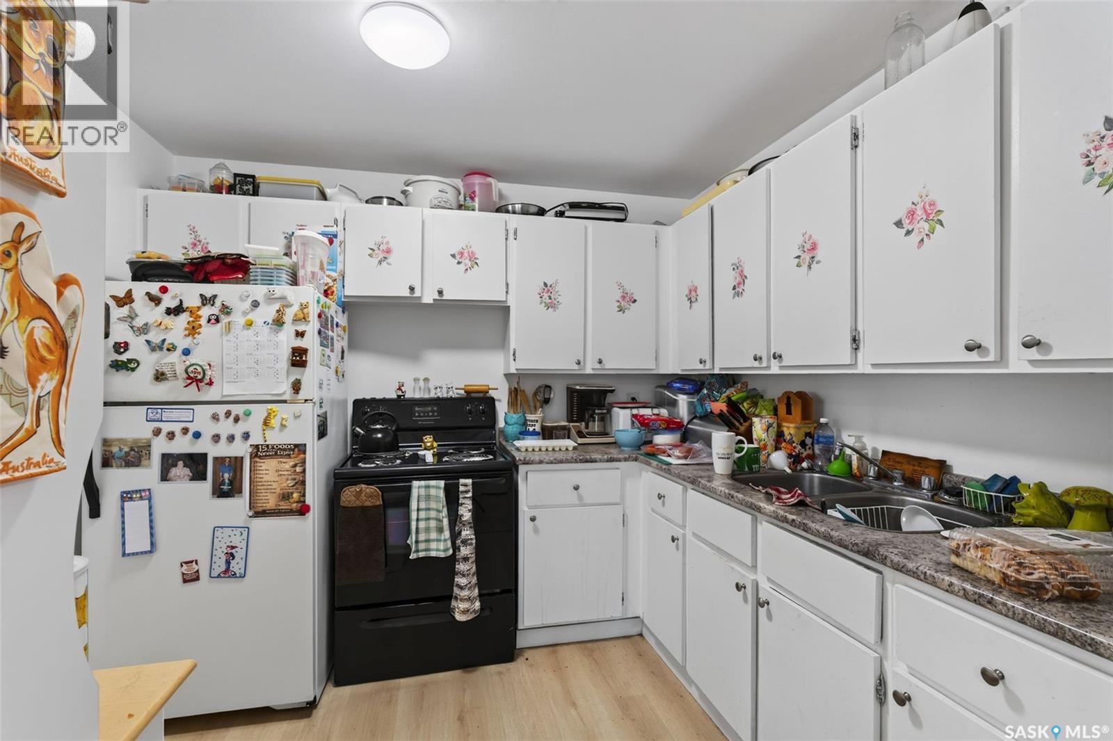 #A/B 811 Steeves AVENUE - 36