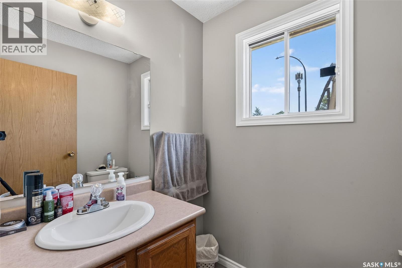 #103-105 Davies ROAD - 18