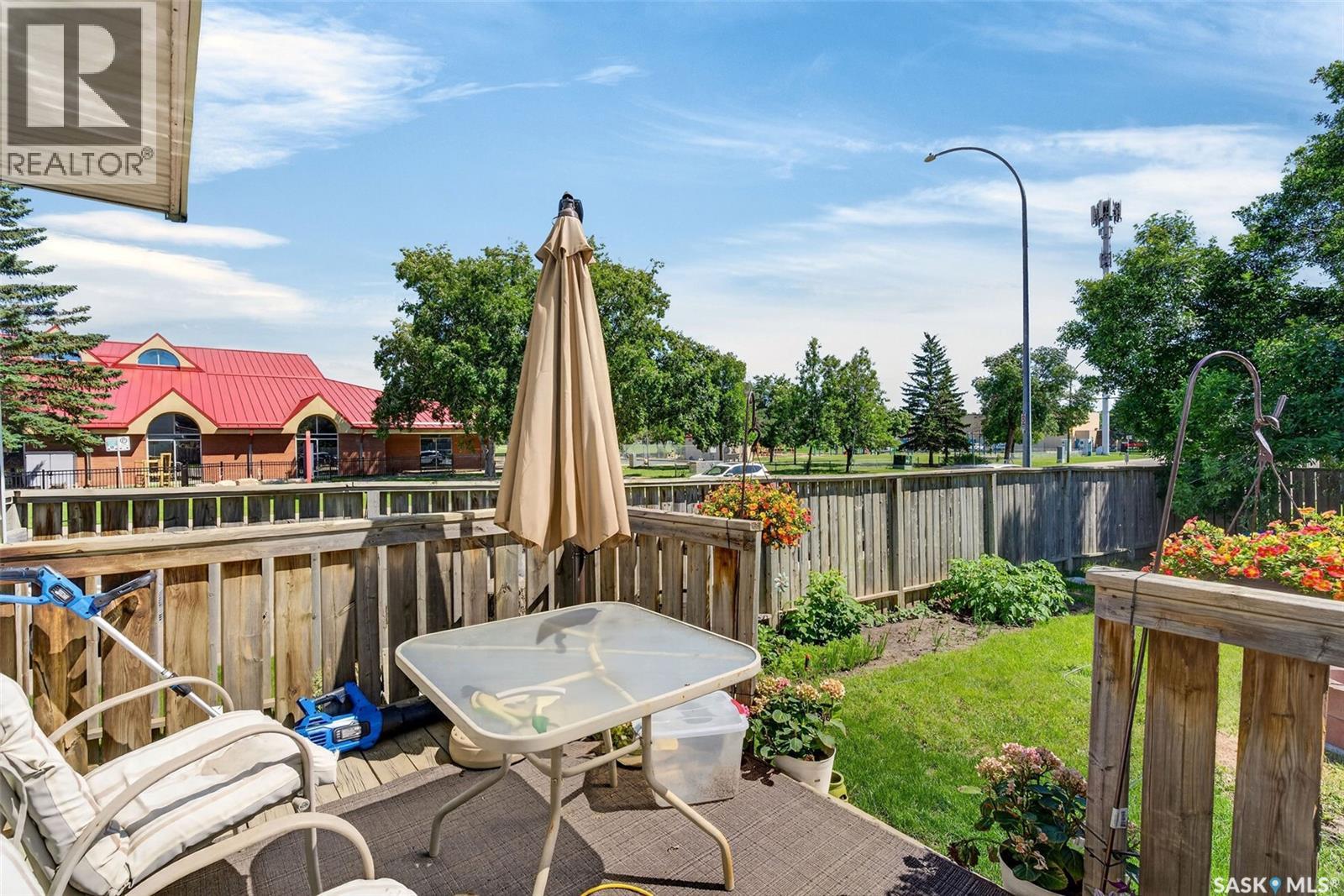 #103-105 Davies ROAD - 24
