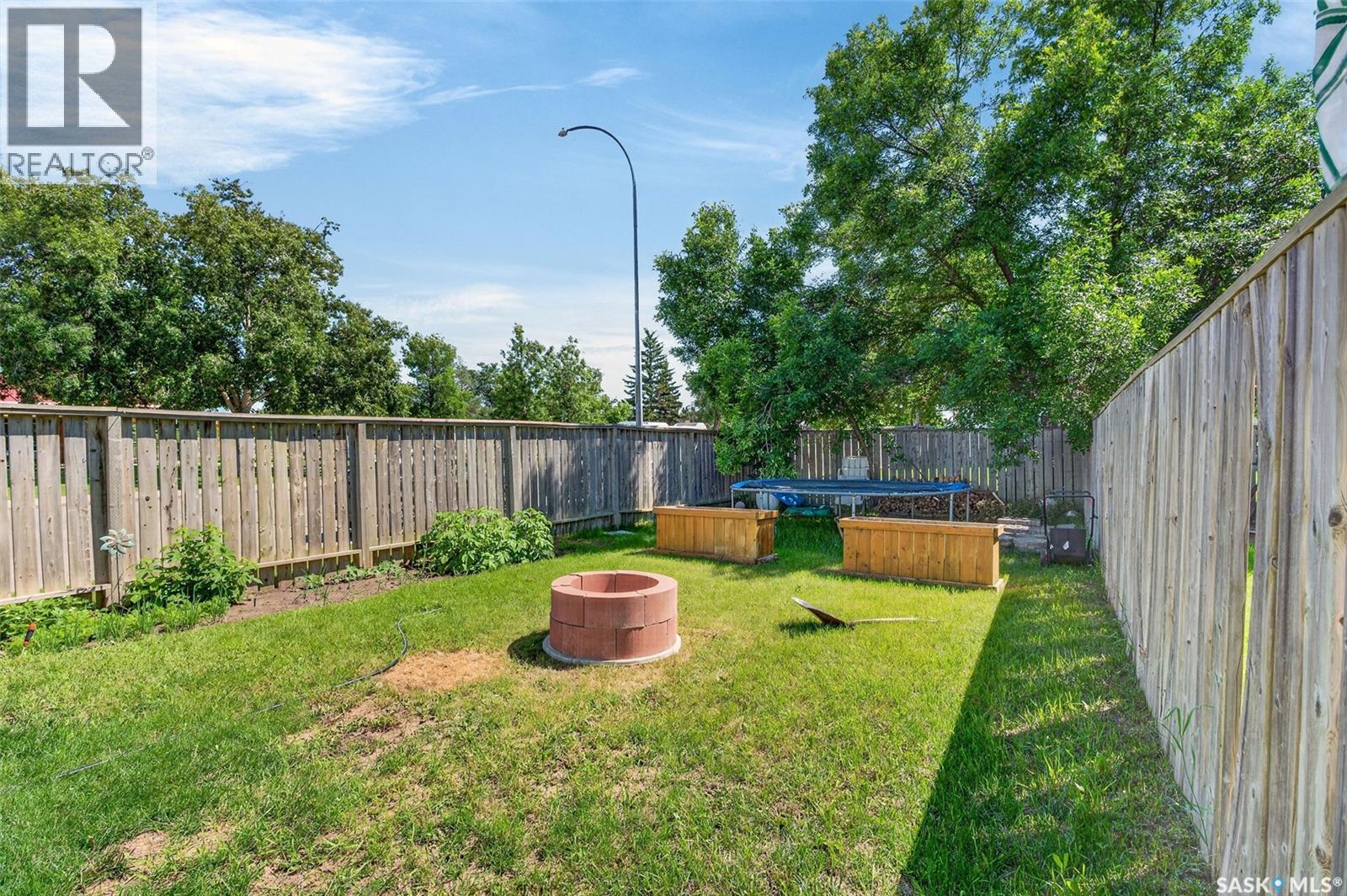 #103-105 Davies ROAD - 28