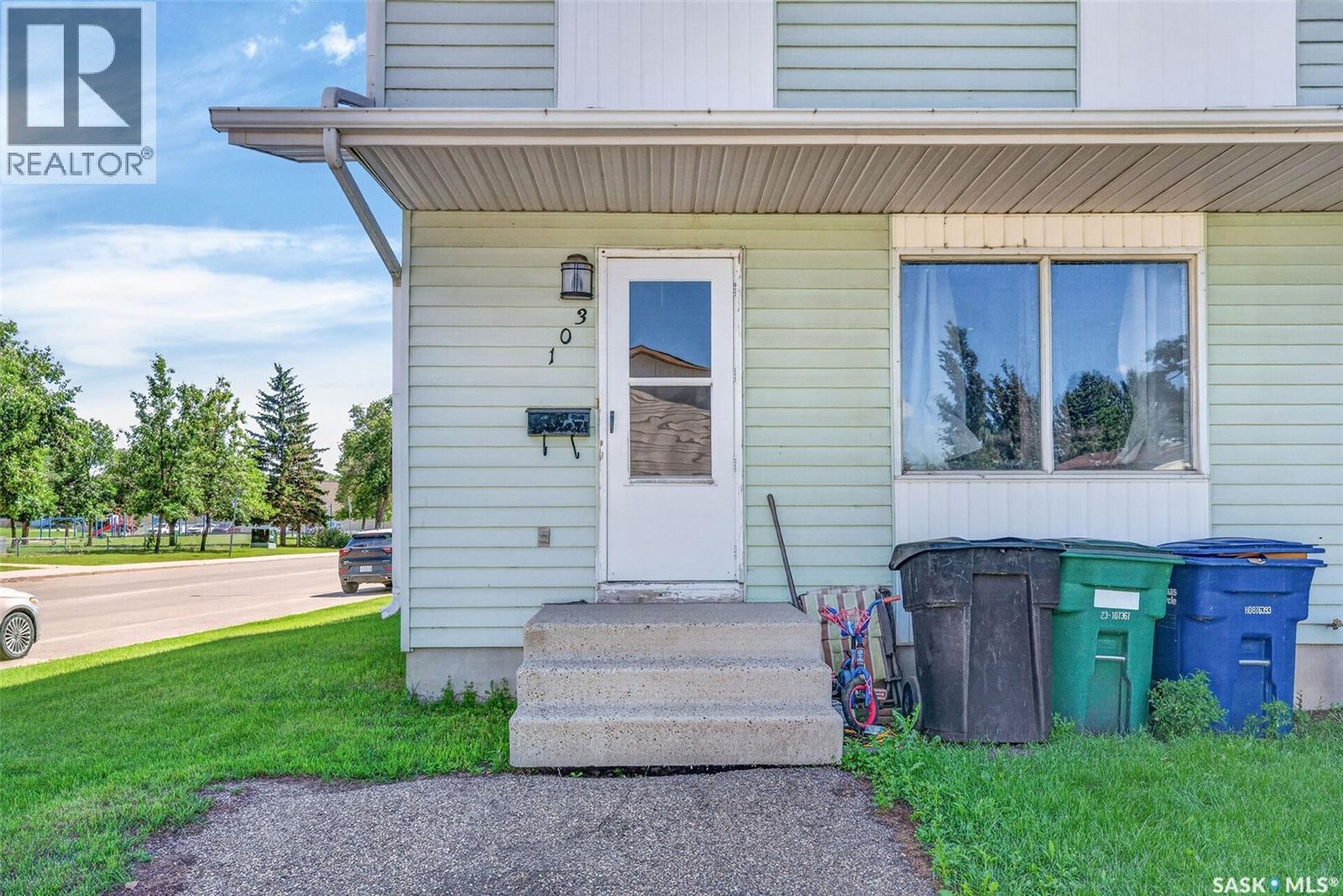 #103-105 Davies ROAD - 3