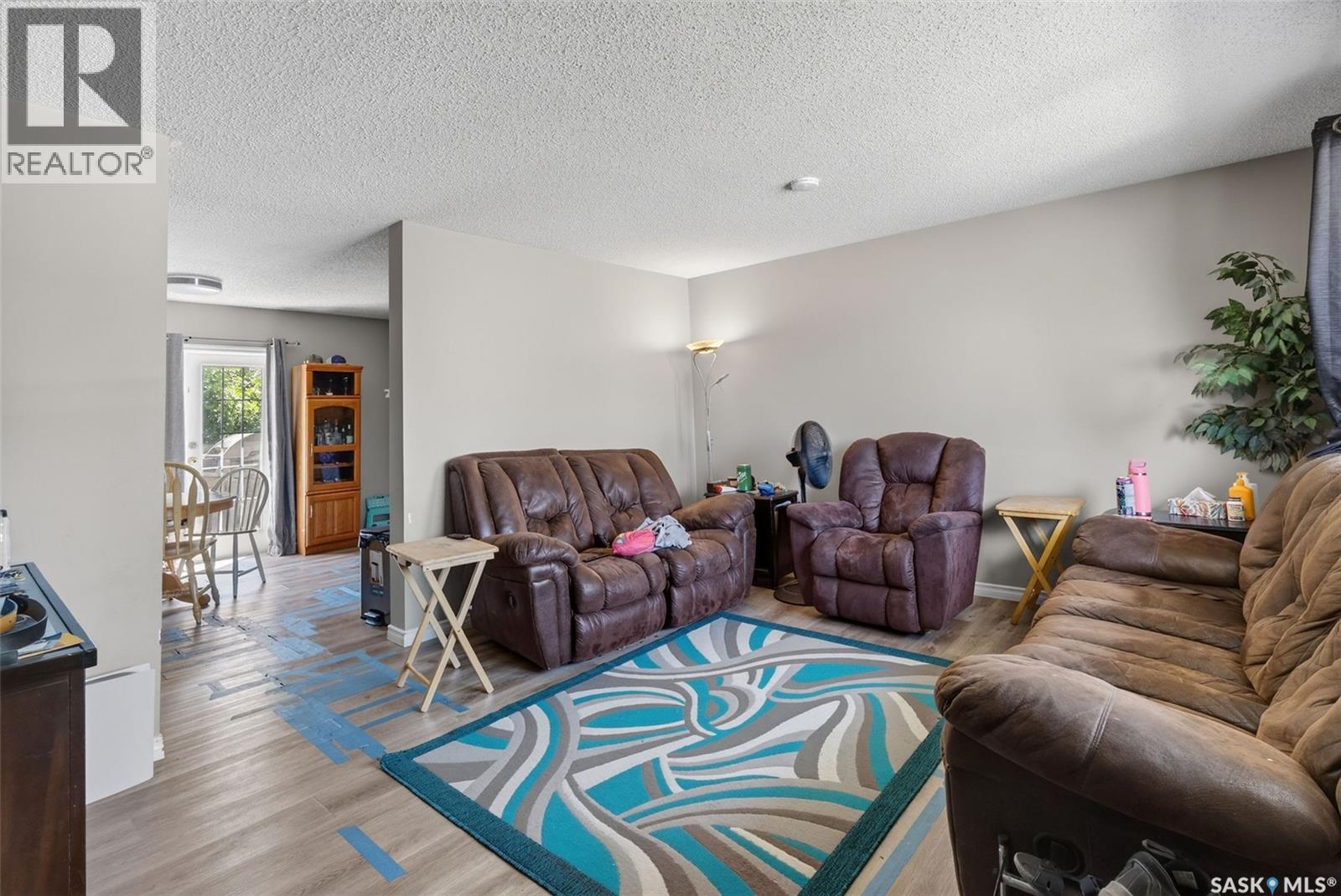 #103-105 Davies ROAD - 4