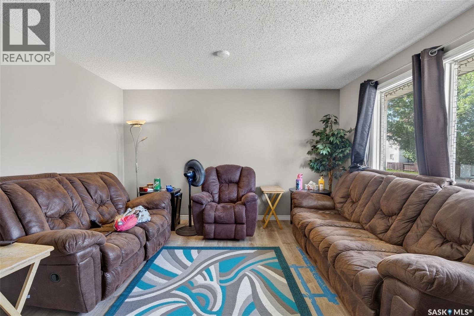 #103-105 Davies ROAD - 5
