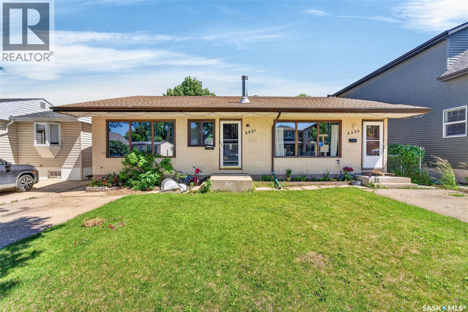 #2231-2233 St Andrews AVENUE - 1