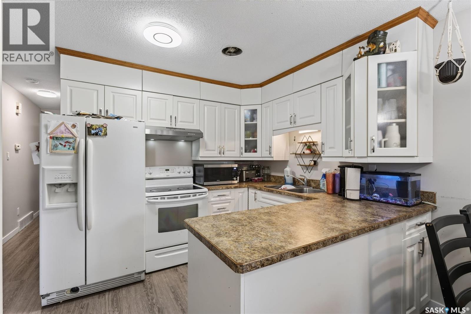 #2231-2233 St Andrews AVENUE - 10