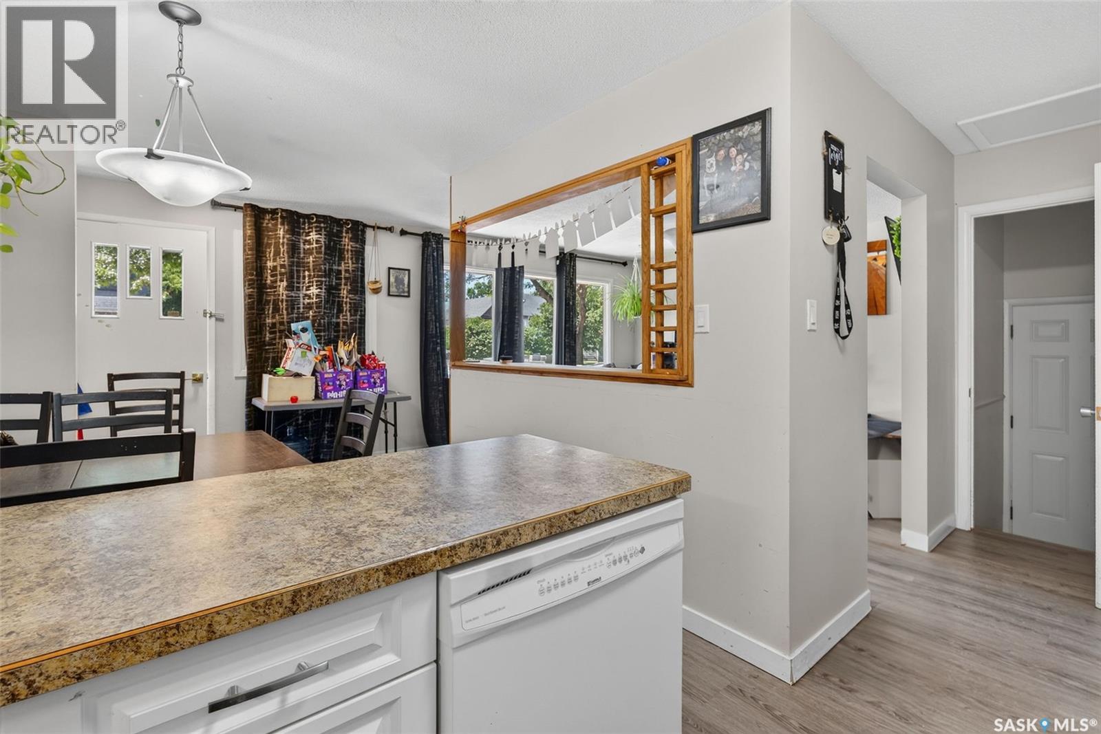 #2231-2233 St Andrews AVENUE - 11