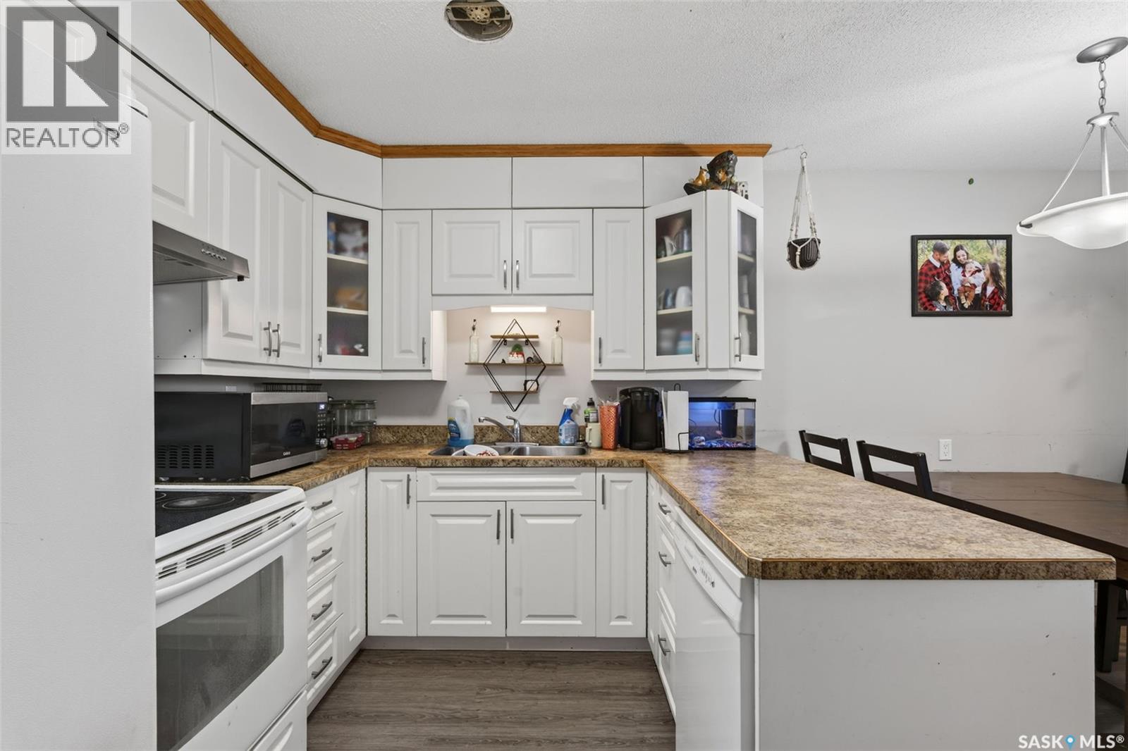 #2231-2233 St Andrews AVENUE - 12