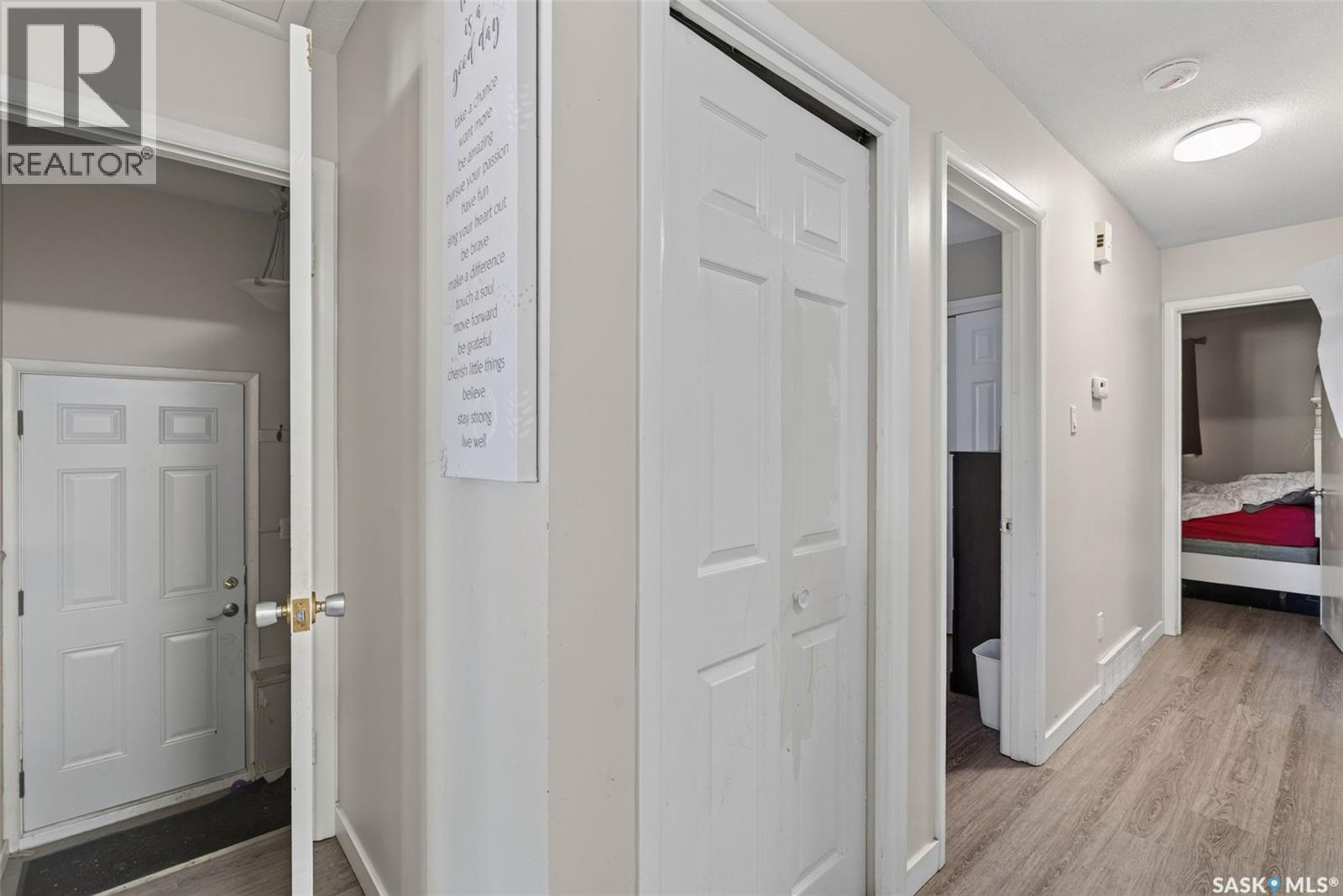 #2231-2233 St Andrews AVENUE - 13