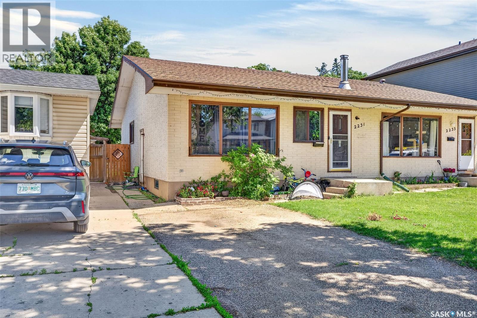 #2231-2233 St Andrews AVENUE - 2