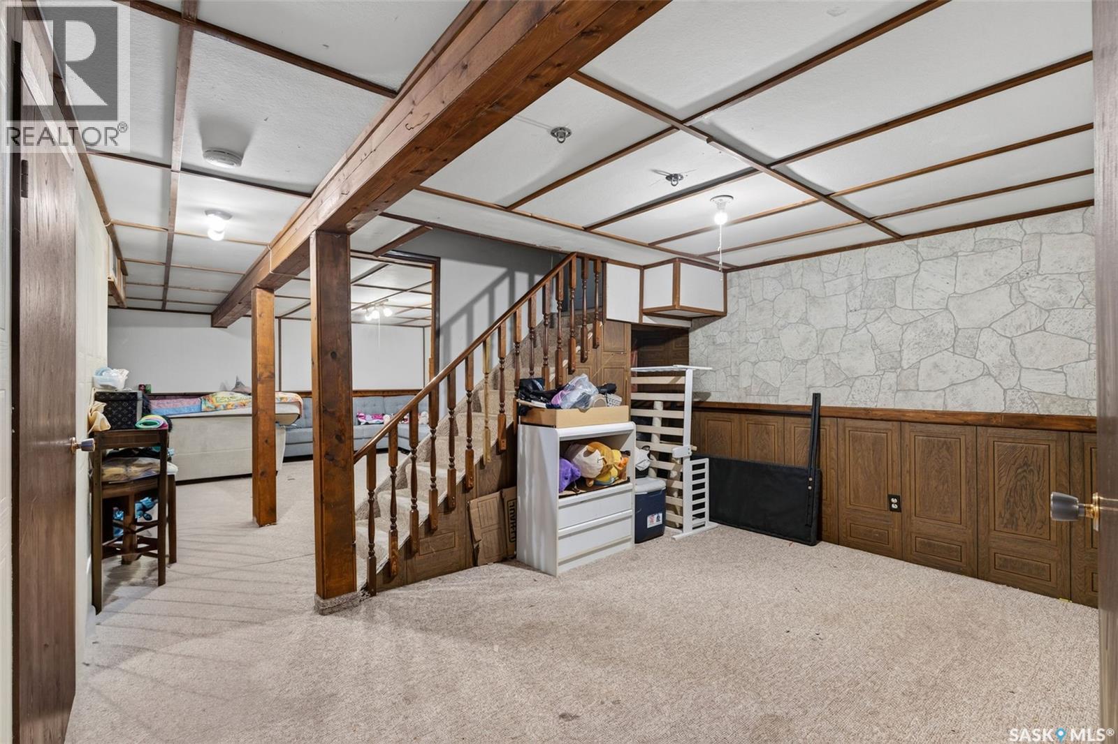 #2231-2233 St Andrews AVENUE - 26