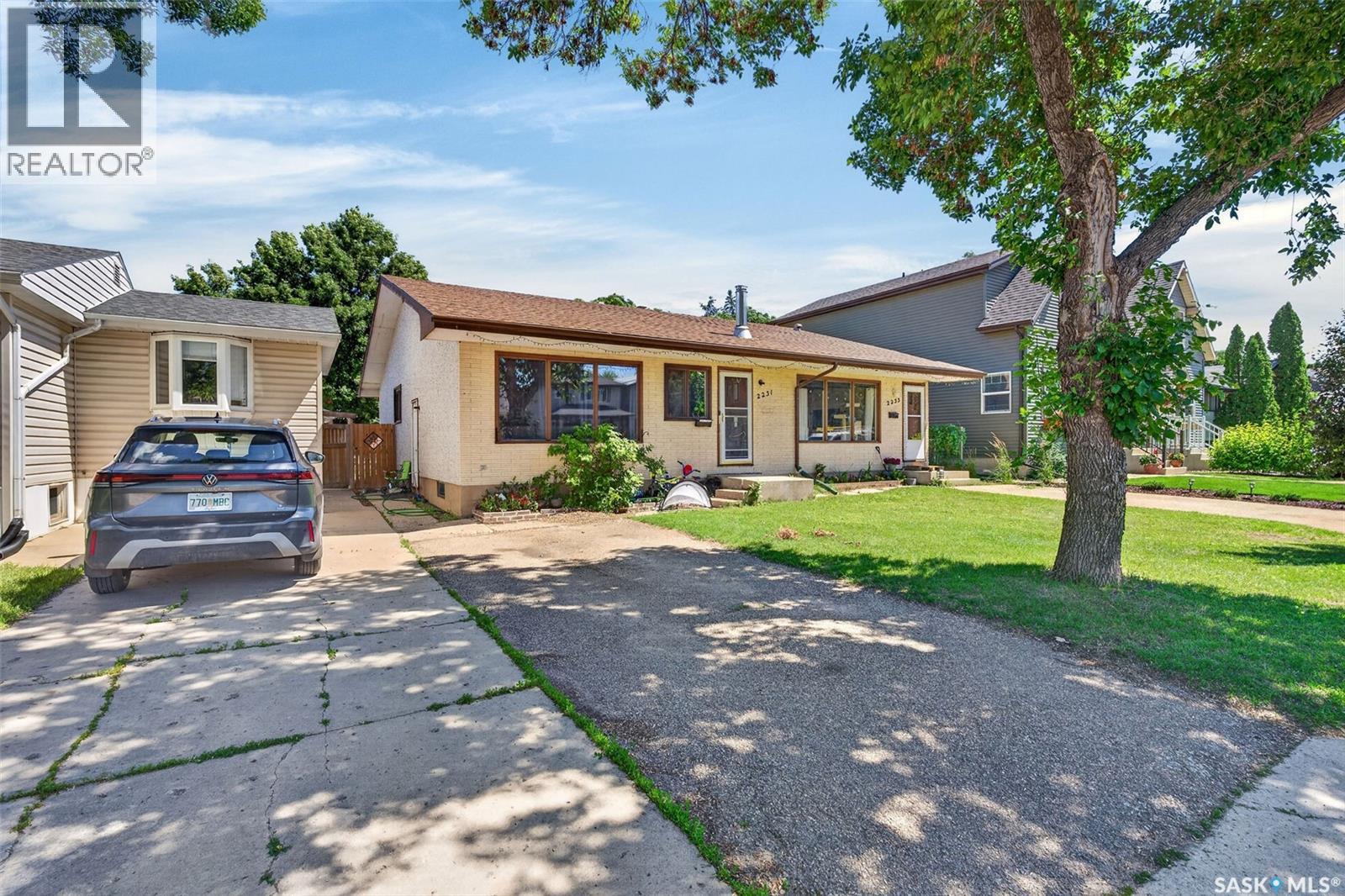 #2231-2233 St Andrews AVENUE - 3