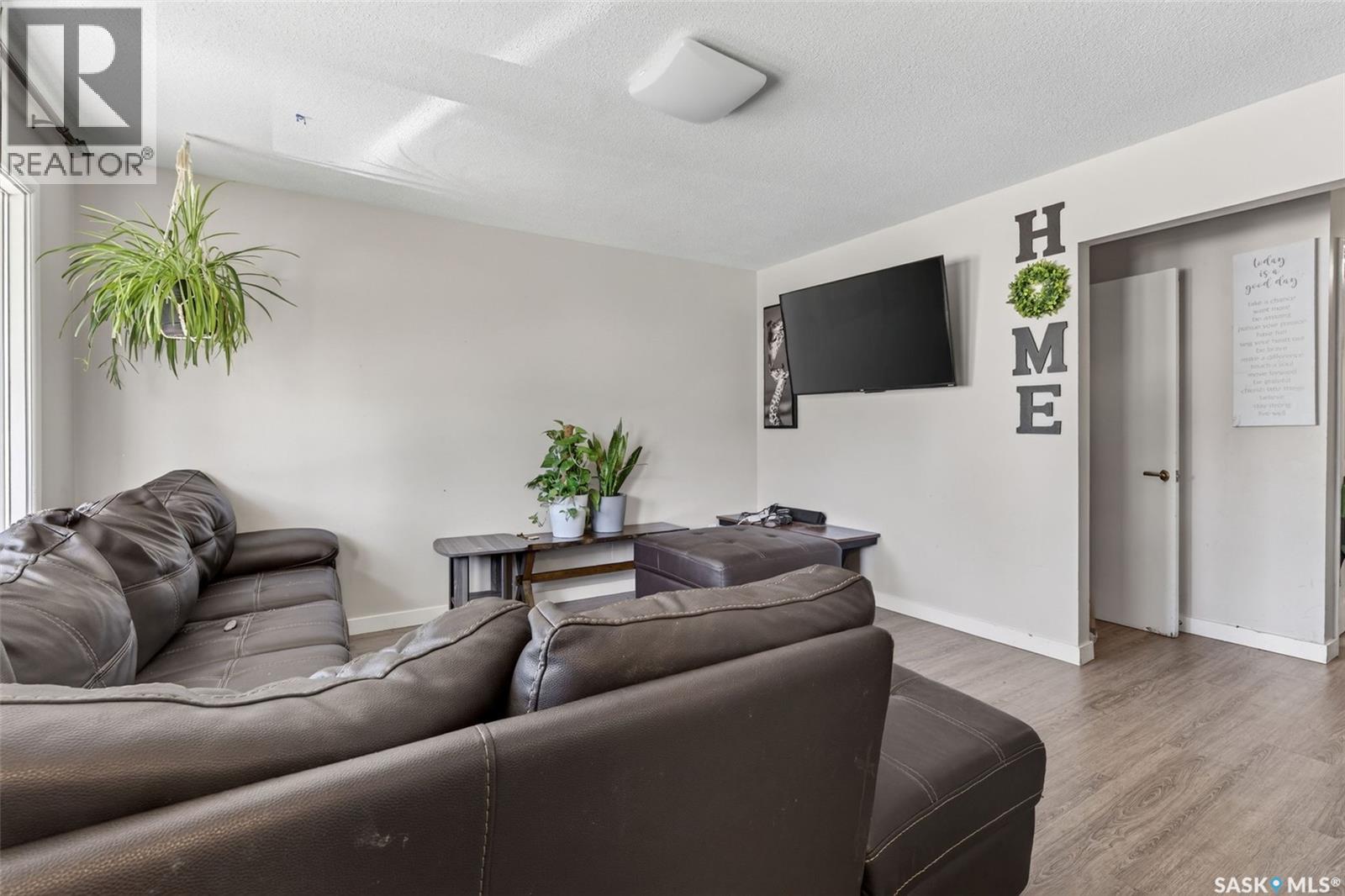 #2231-2233 St Andrews AVENUE - 5