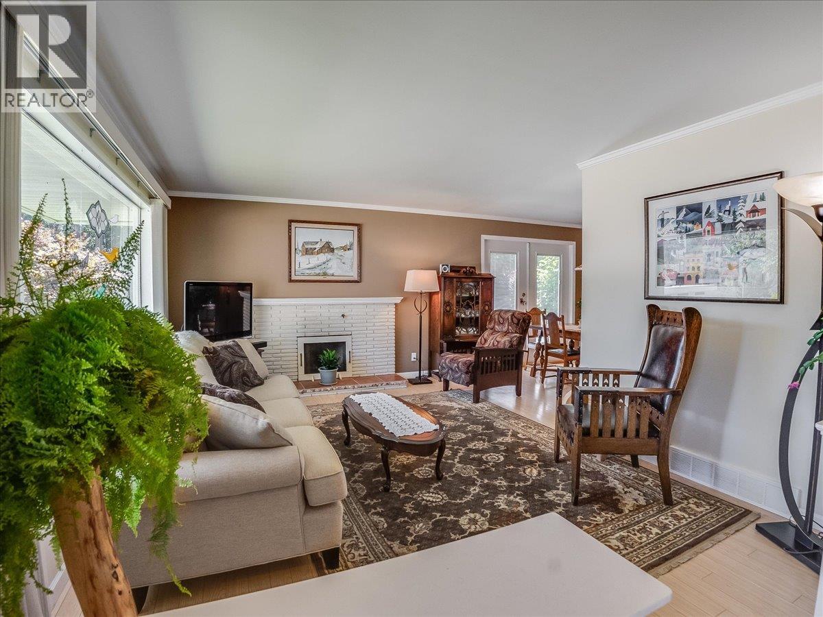 635 Jacobs Street - 9