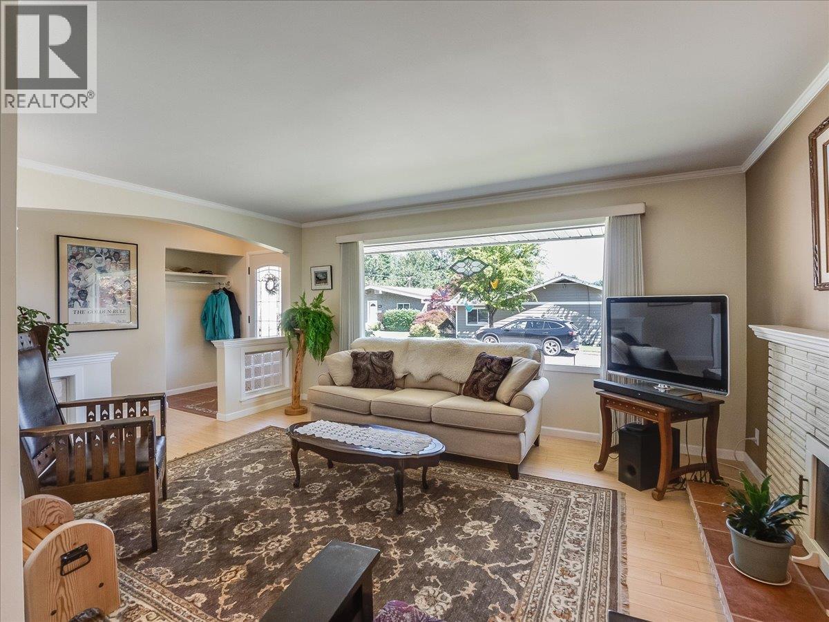 635 Jacobs Street - 12