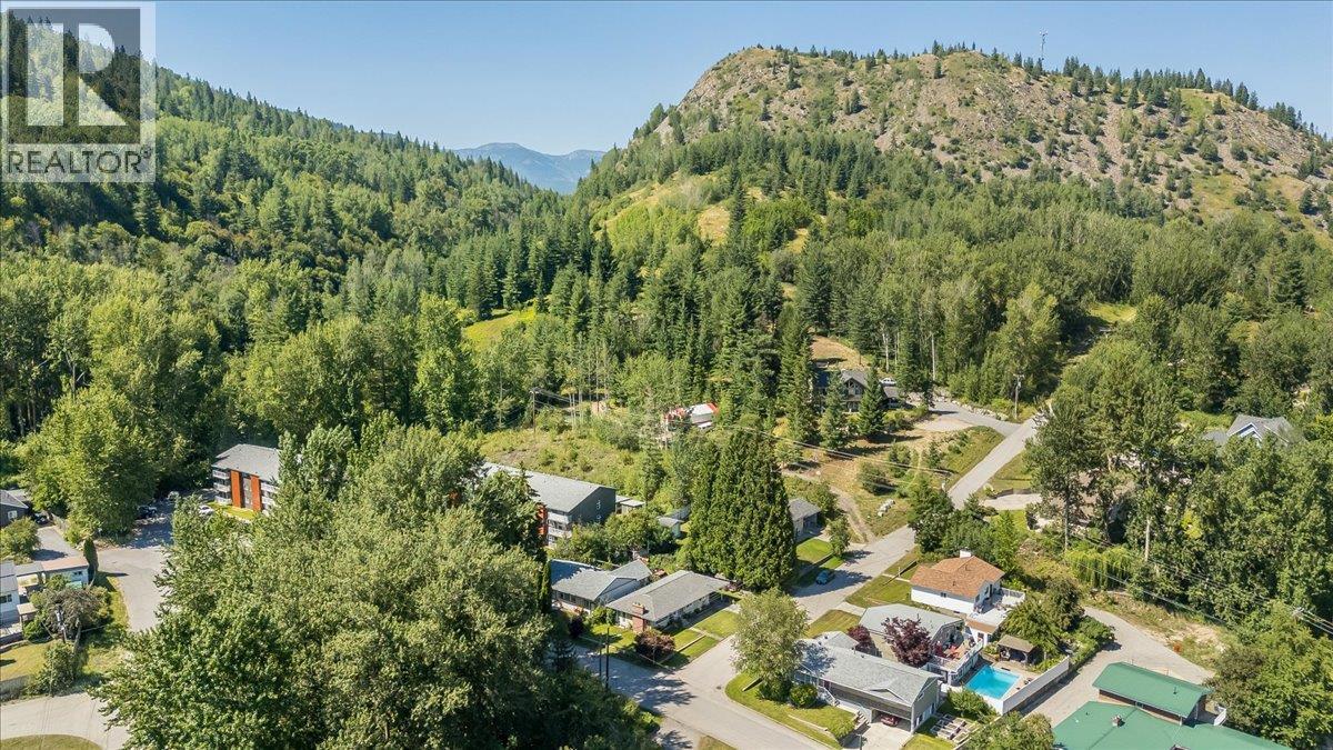 635 Jacobs Street - 51